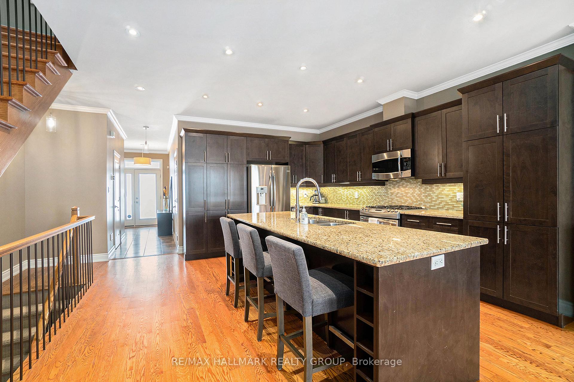 Photo 6 of Unit C, 915 Watson Street, Ottawa, Fairfield Heights — HOMEH