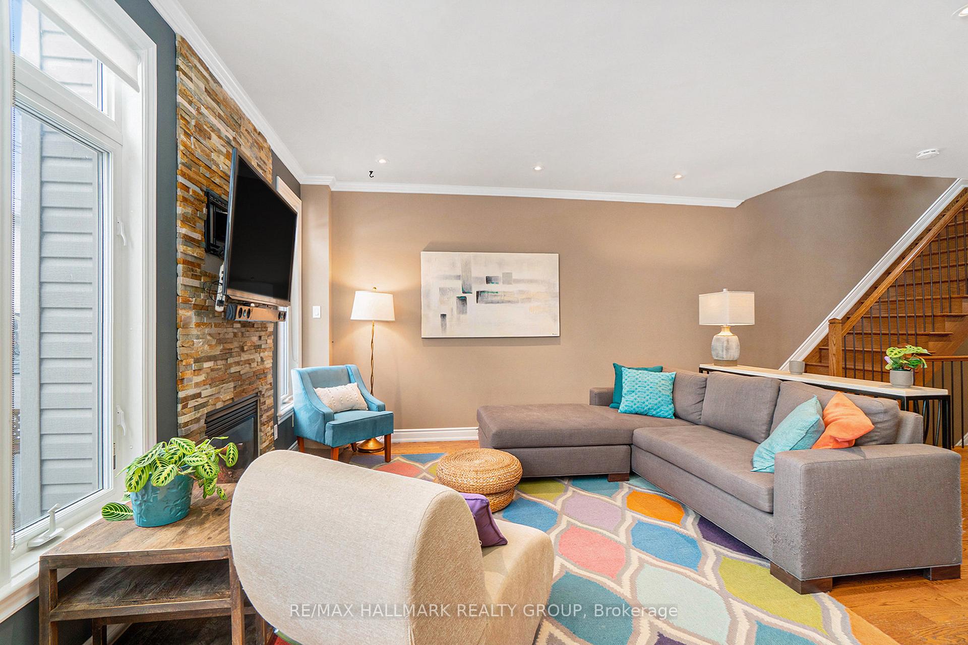 Photo 8 of Unit C, 915 Watson Street, Ottawa, Fairfield Heights — HOMEH