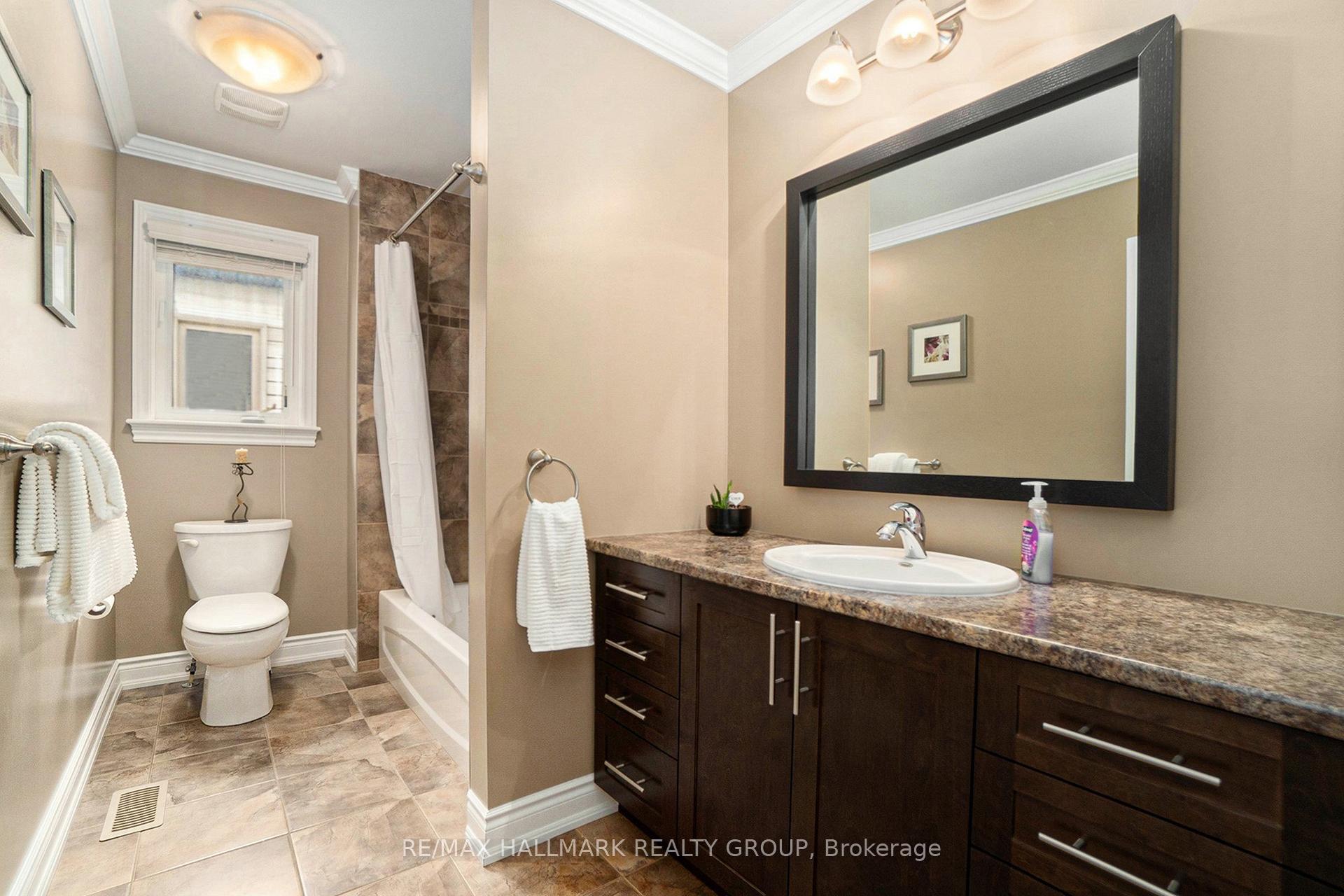 Photo 16 of Unit C, 915 Watson Street, Ottawa, Fairfield Heights — HOMEH