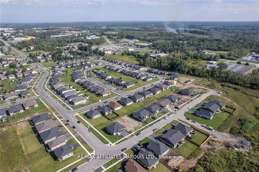 Photo 4 of 2305-2307 Crewson Court, Cornwall — HOMEH