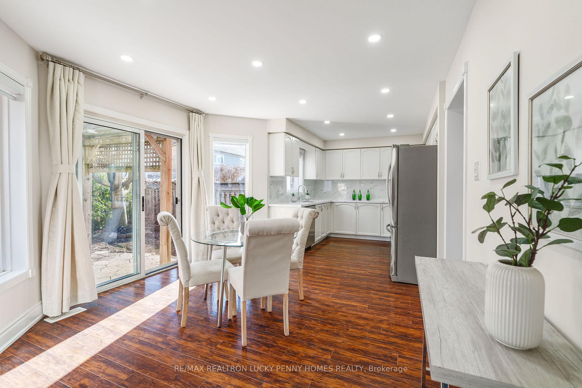 Photo 8 of 40 Brecken Drive, Georgina, Keswick South — HOMEH