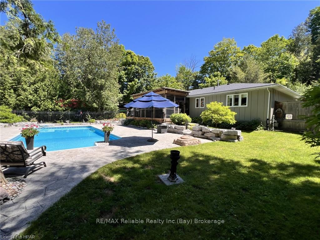 Photo 3 of 77377 Forest Ridge Road, Bluewater, Bayfield — HOMEH
