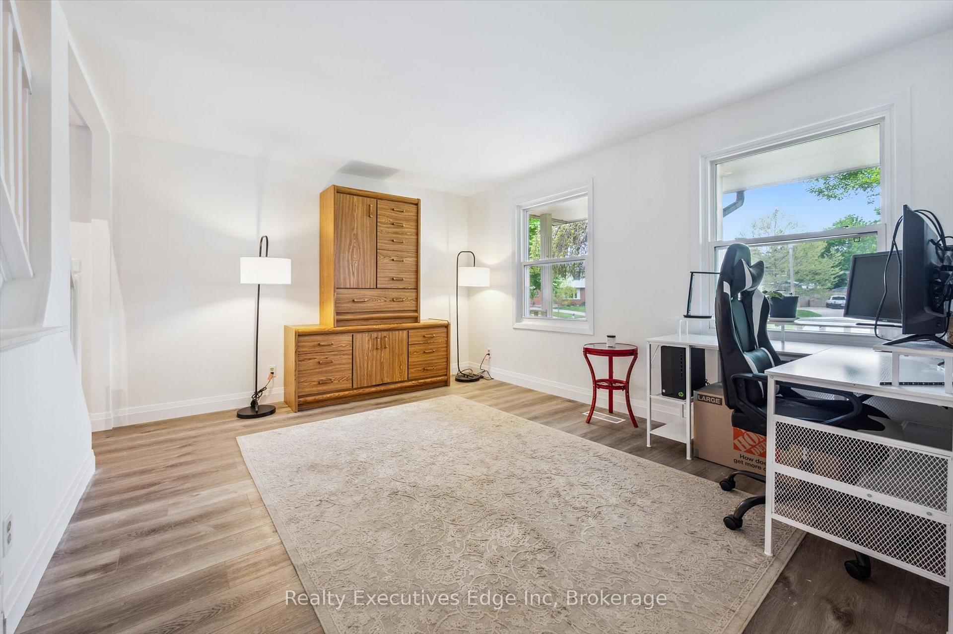 Photo 7 of 18 Windermere Court, Guelph, Riverside Park — HOMEH