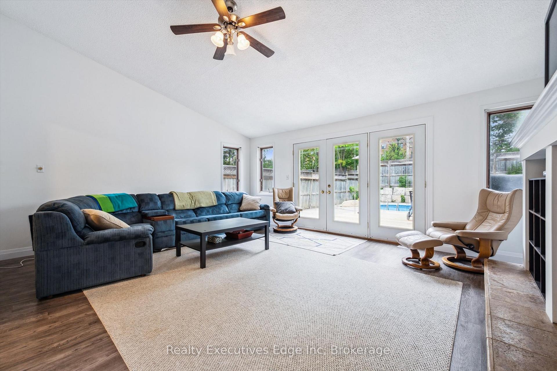 Photo 17 of 18 Windermere Court, Guelph, Riverside Park — HOMEH