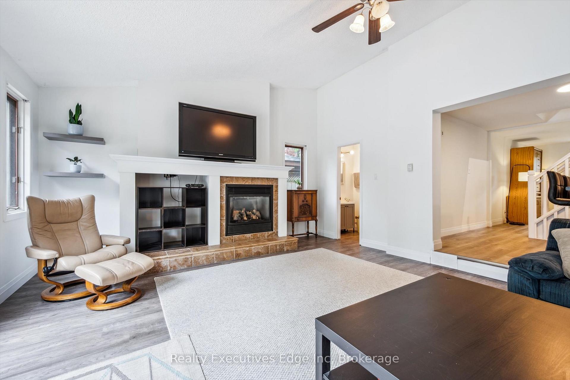 Photo 19 of 18 Windermere Court, Guelph, Riverside Park — HOMEH
