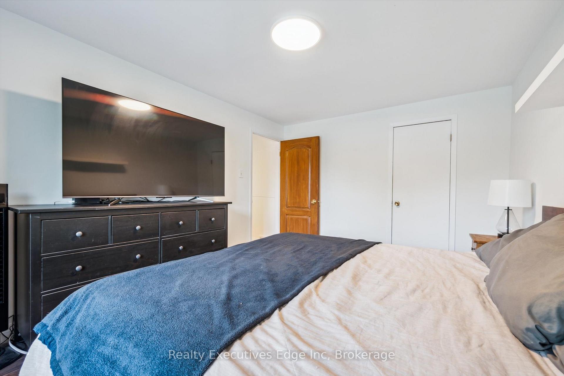 Photo 22 of 18 Windermere Court, Guelph, Riverside Park — HOMEH