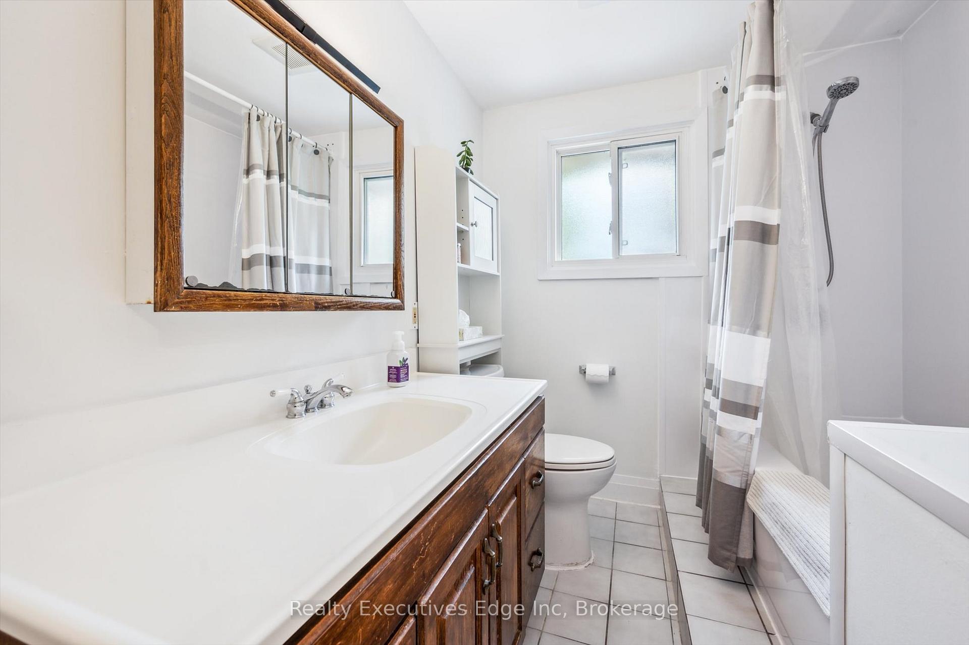Photo 27 of 18 Windermere Court, Guelph, Riverside Park — HOMEH