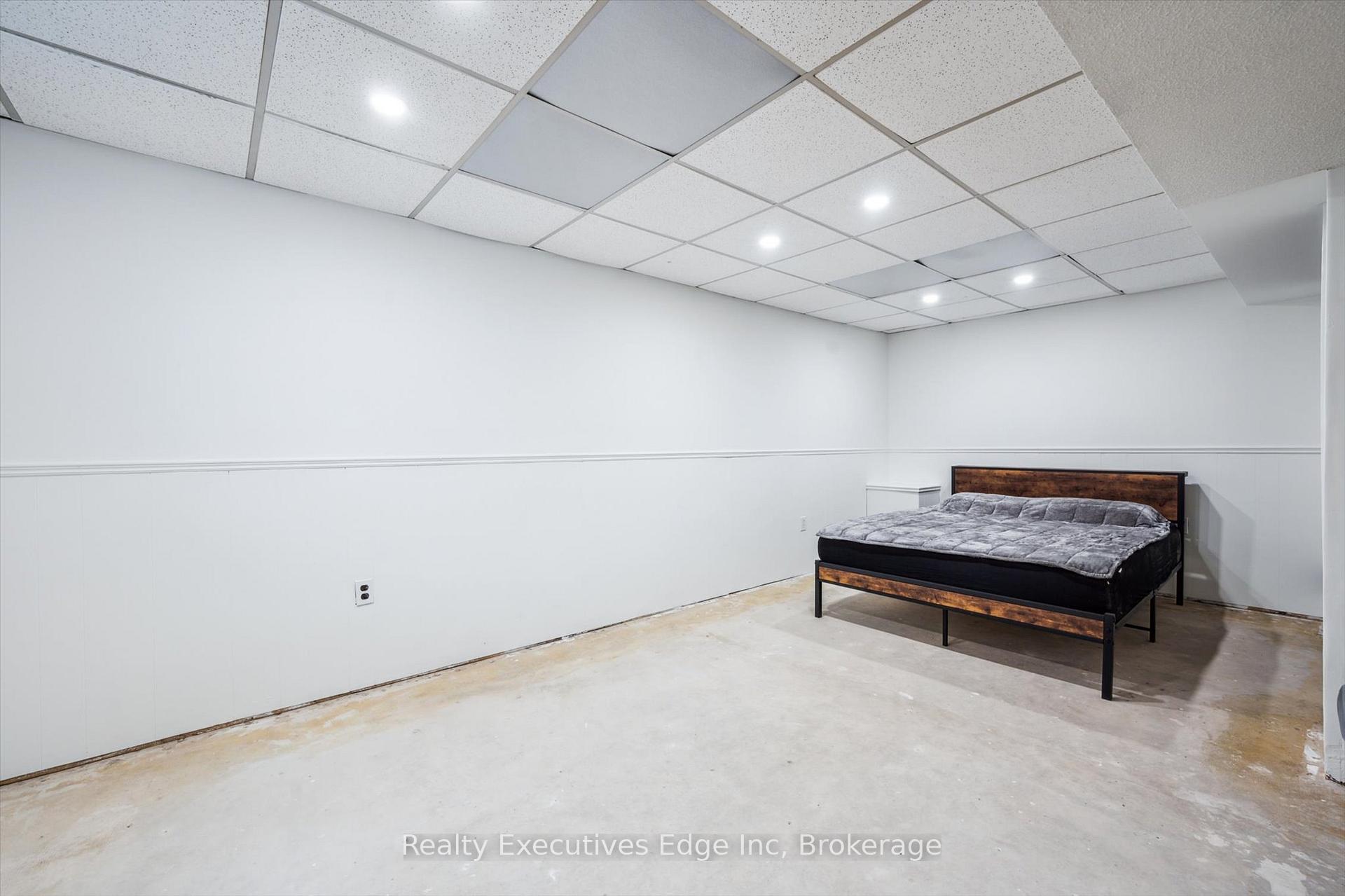 Photo 28 of 18 Windermere Court, Guelph, Riverside Park — HOMEH