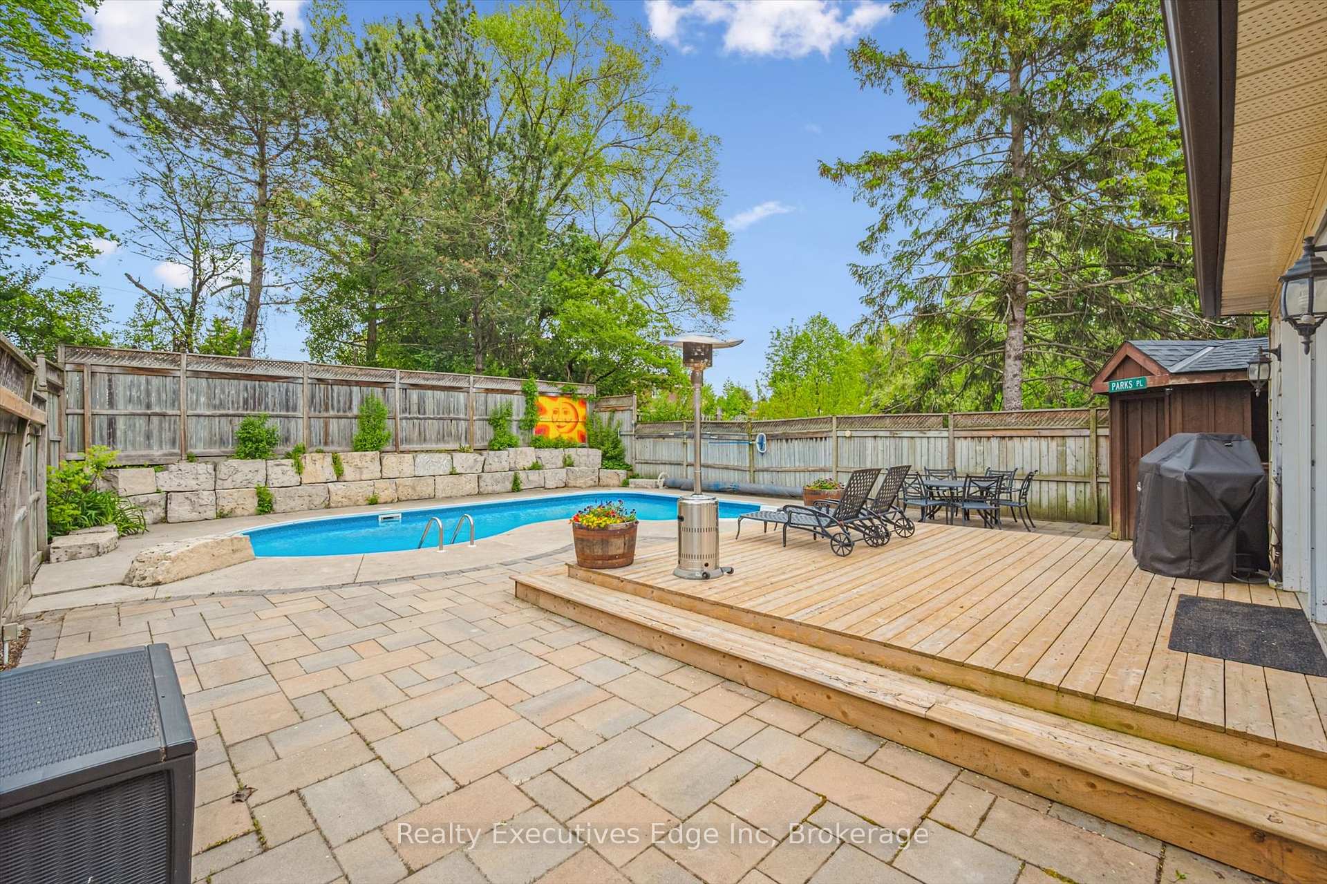 Photo 30 of 18 Windermere Court, Guelph, Riverside Park — HOMEH