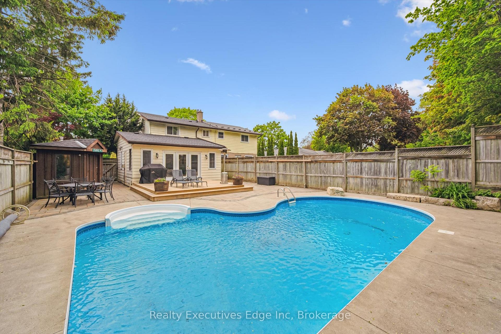 Photo 35 of 18 Windermere Court, Guelph, Riverside Park — HOMEH