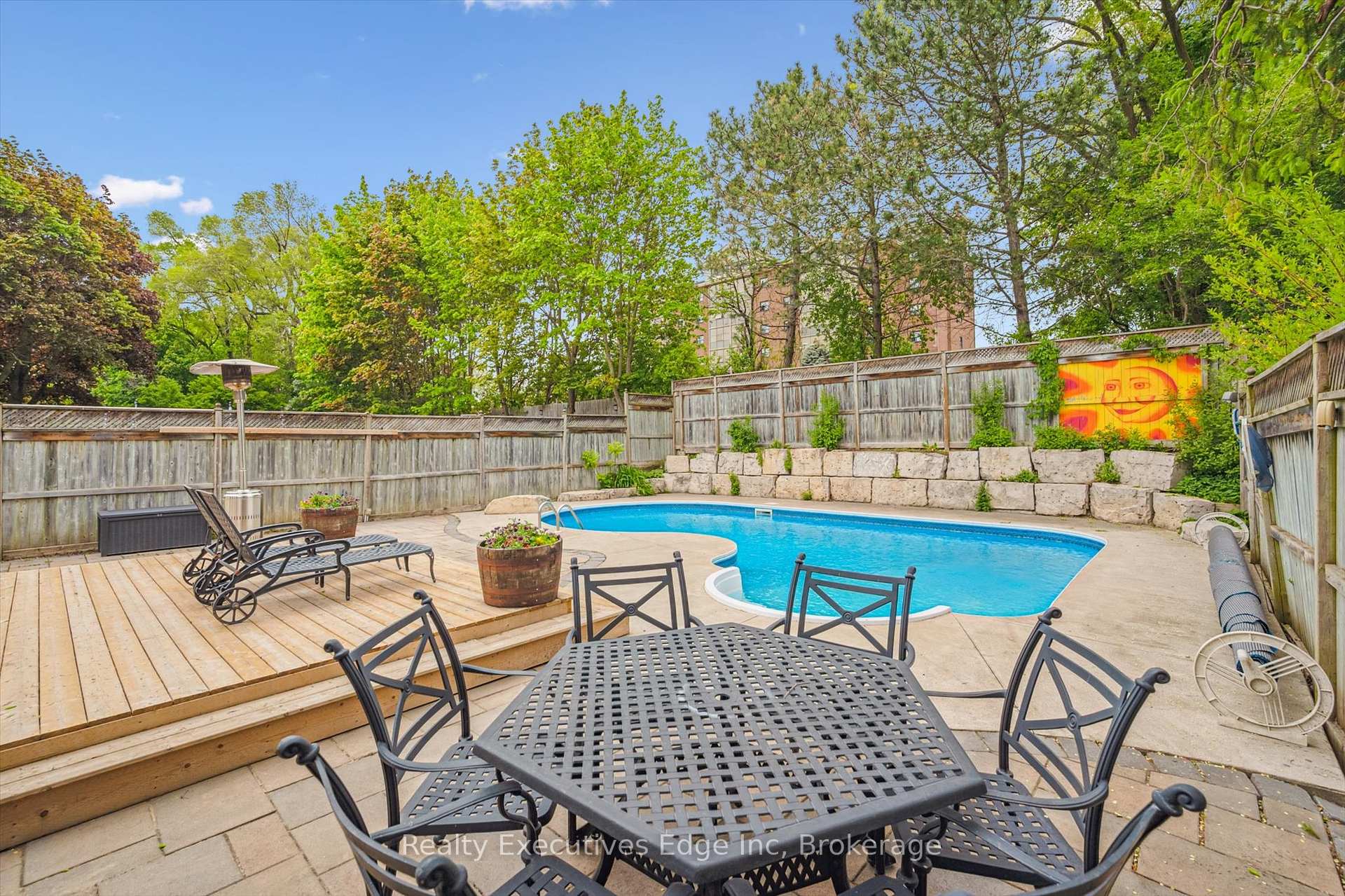 Photo 37 of 18 Windermere Court, Guelph, Riverside Park — HOMEH