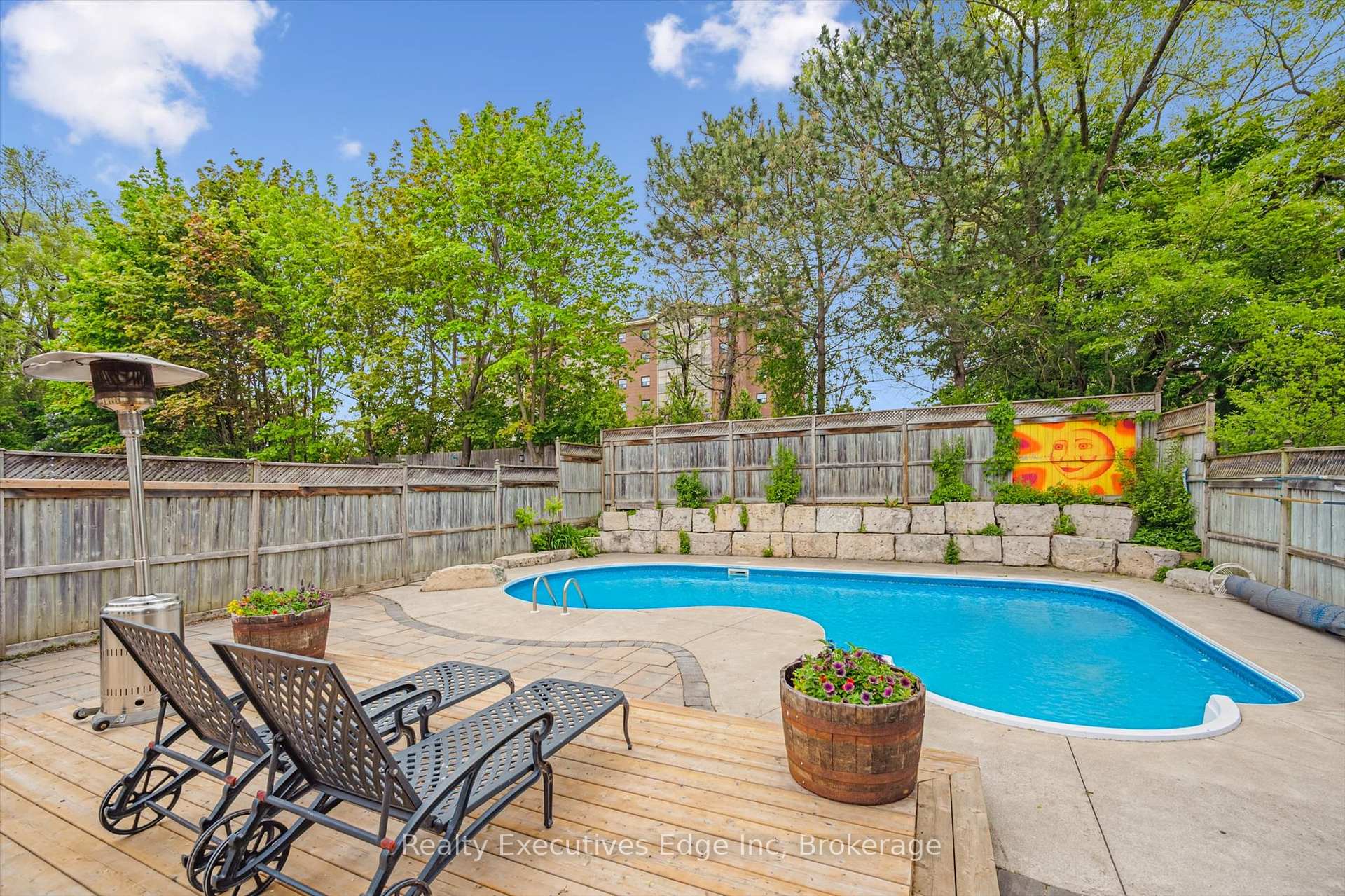 Photo 40 of 18 Windermere Court, Guelph, Riverside Park — HOMEH