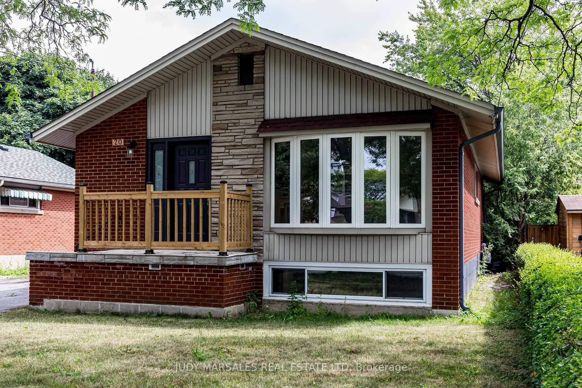 Photo 3 of 20 Burfield Avenue, Hamilton, Huntington — HOMEH