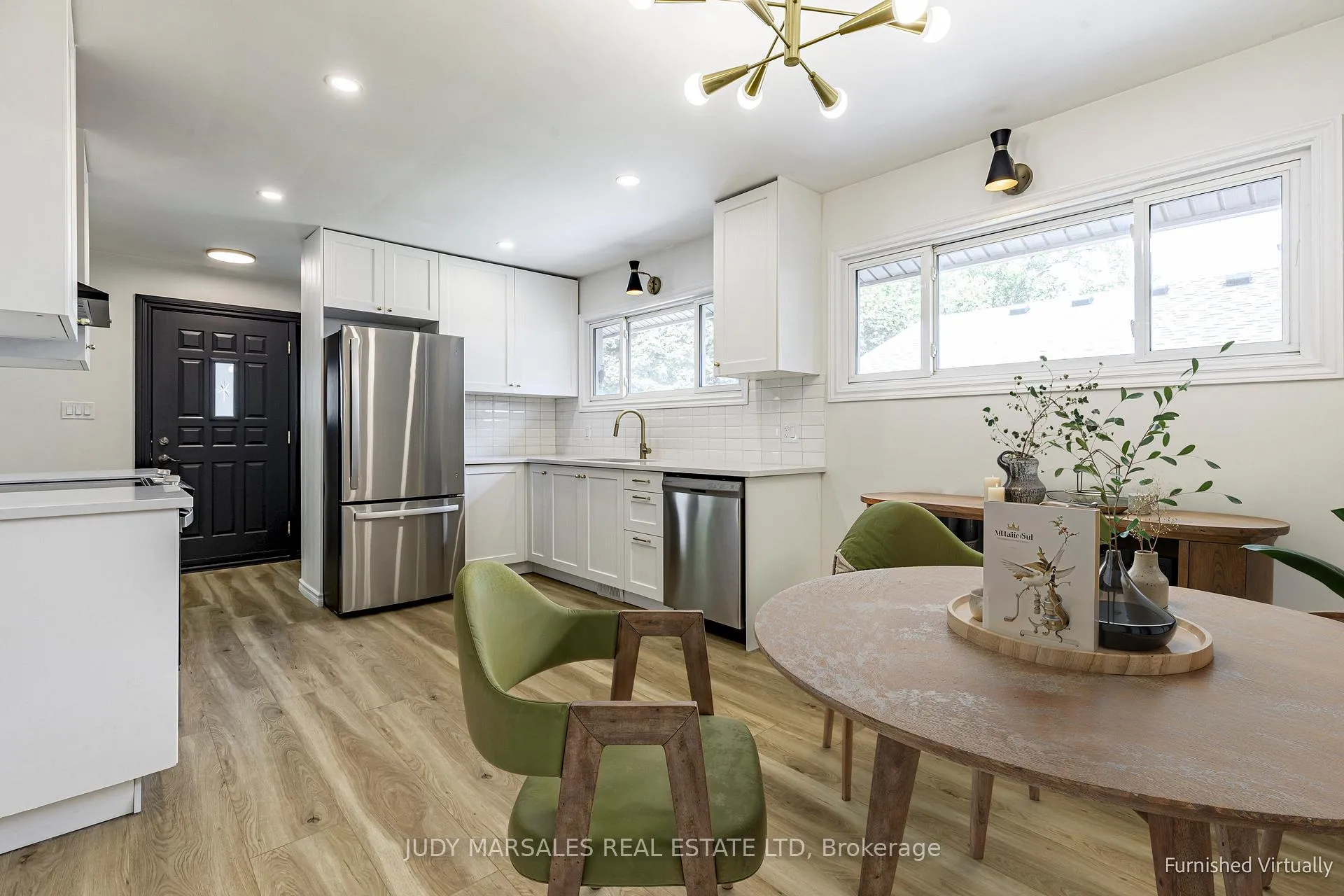 Photo 11 of 20 Burfield Avenue, Hamilton, Huntington — HOMEH
