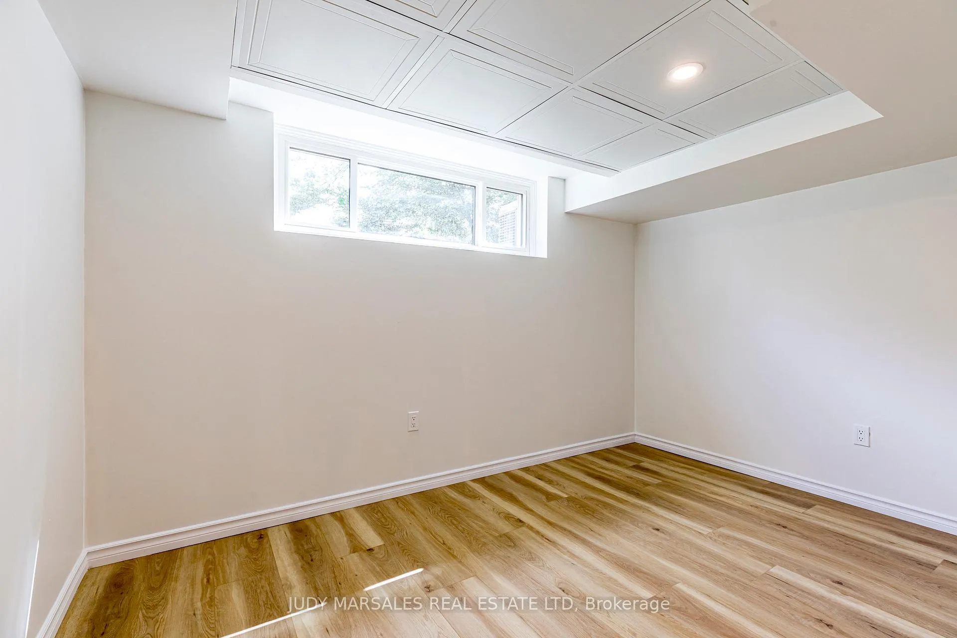 Photo 34 of 20 Burfield Avenue, Hamilton, Huntington — HOMEH
