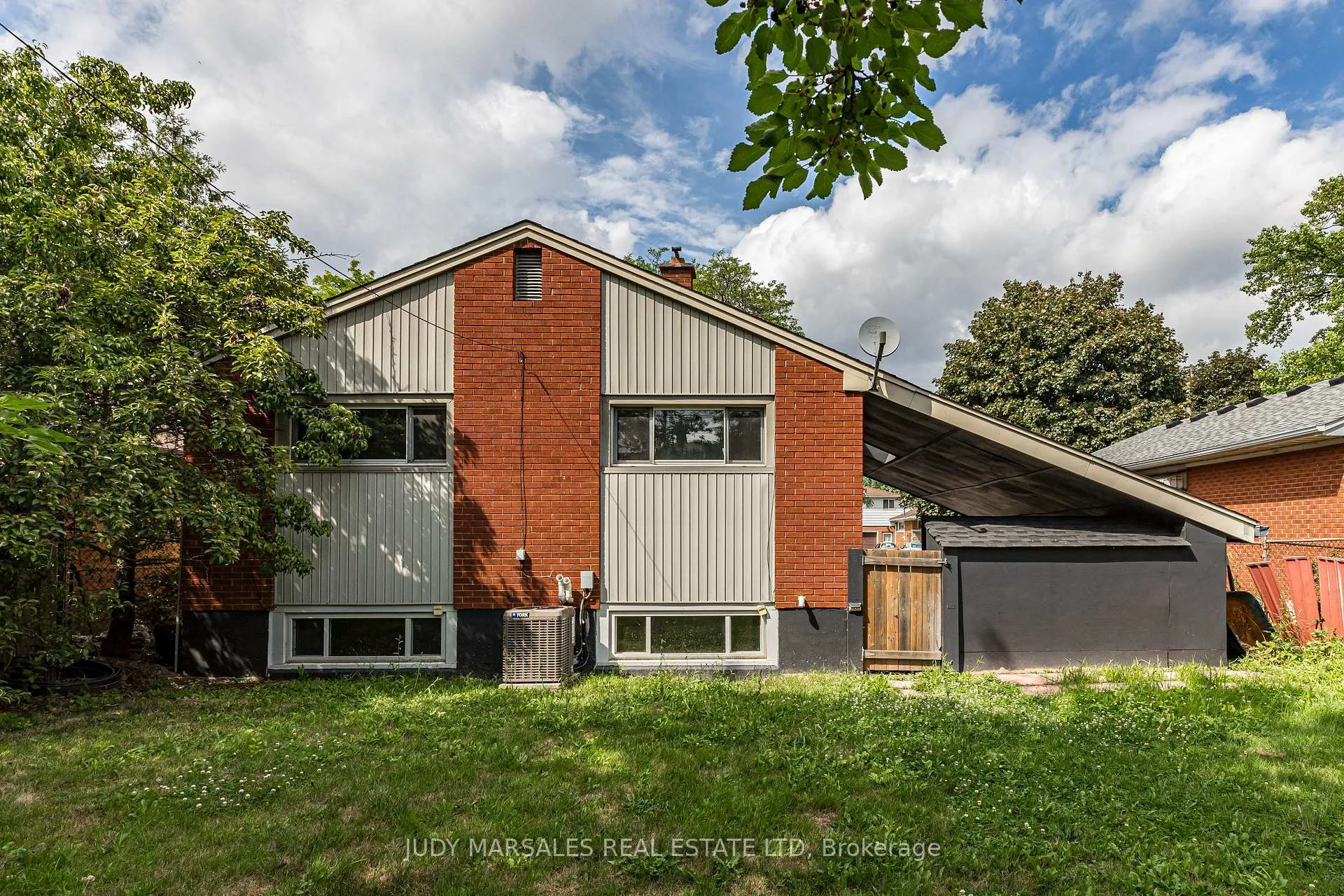 Photo 36 of 20 Burfield Avenue, Hamilton, Huntington — HOMEH