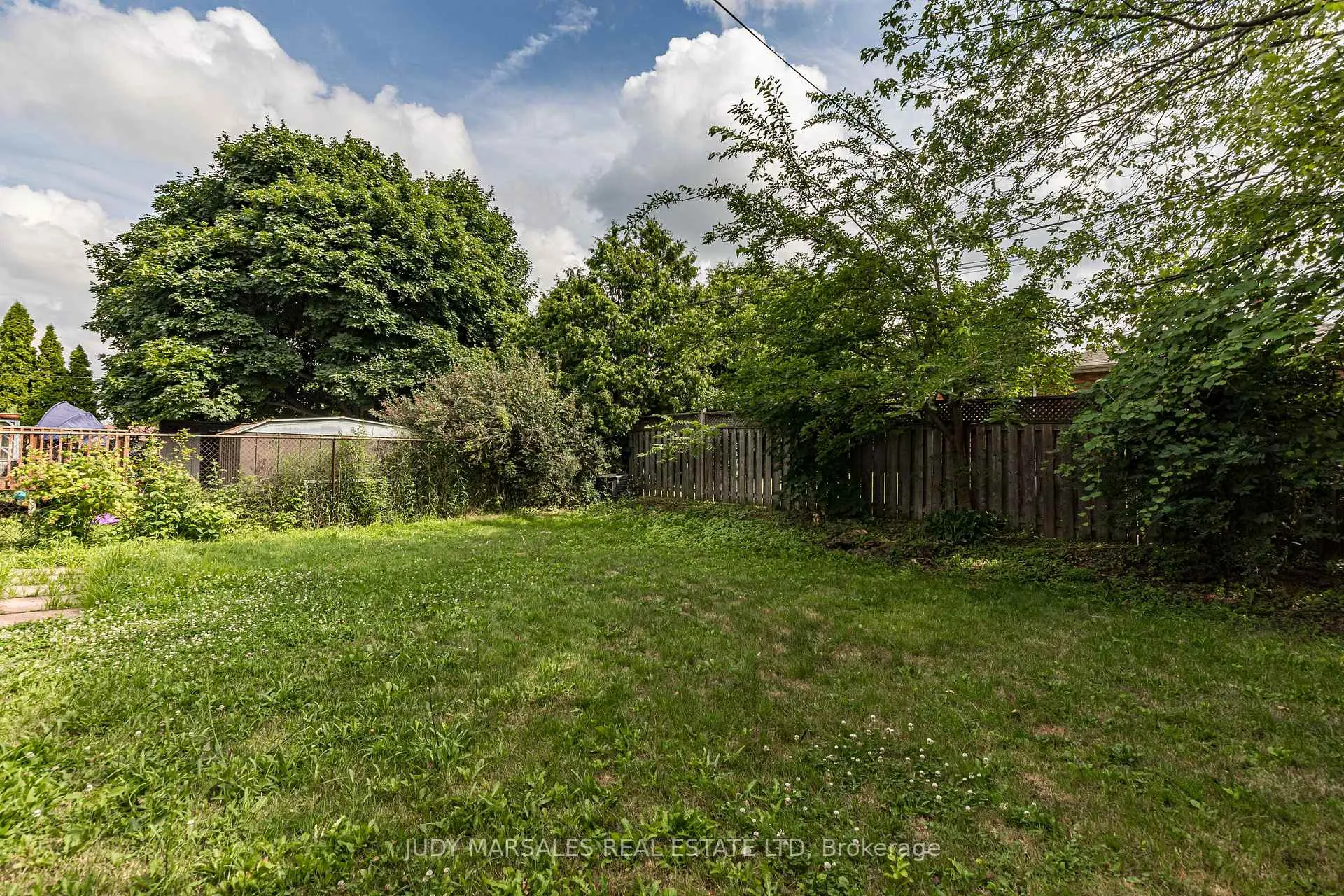 Photo 37 of 20 Burfield Avenue, Hamilton, Huntington — HOMEH