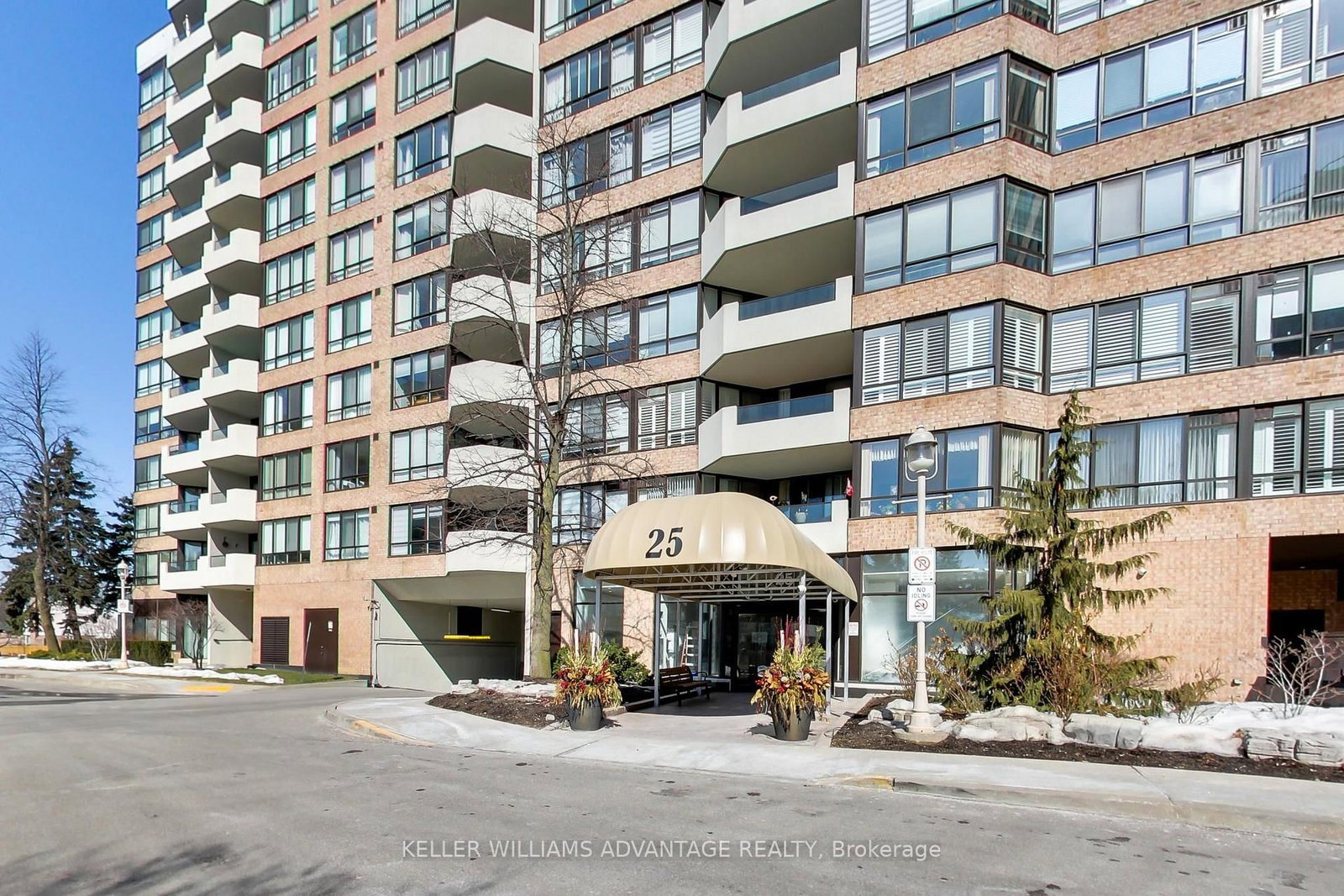 Photo 2 of Unit 825, 25 Austin Dr, Markham, Markville — HOMEH
