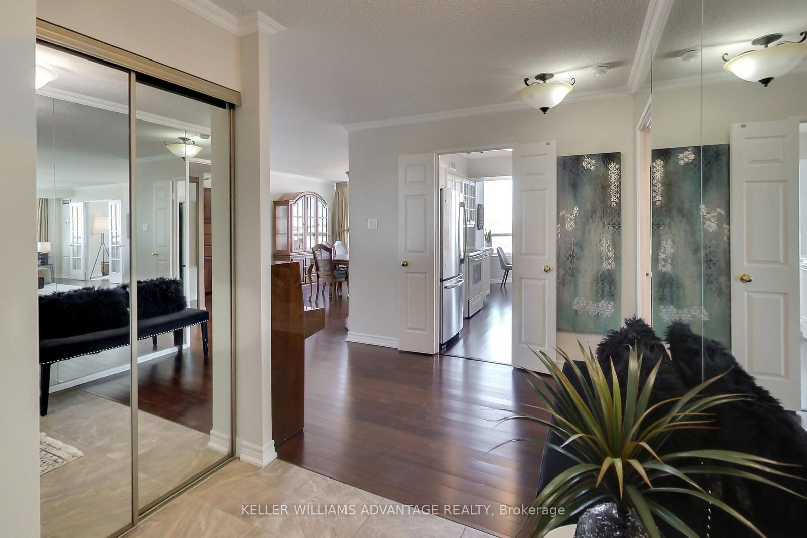 Photo 3 of Unit 825, 25 Austin Dr, Markham, Markville — HOMEH