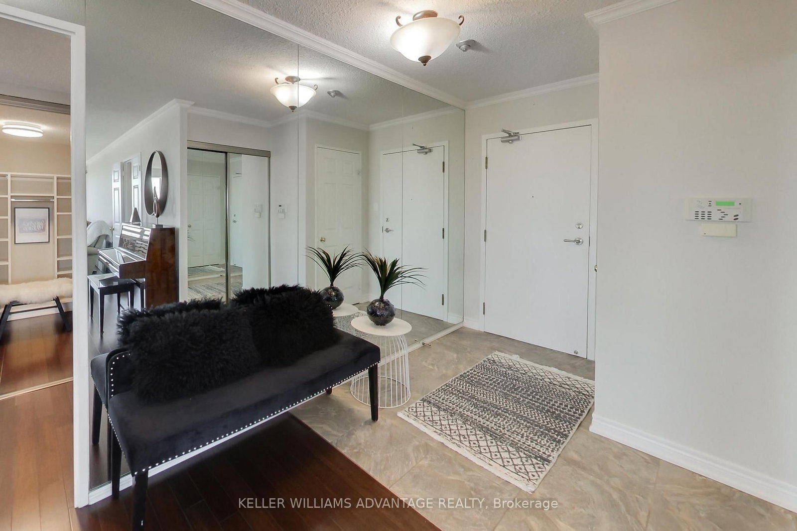 Photo 5 of Unit 825, 25 Austin Dr, Markham, Markville — HOMEH
