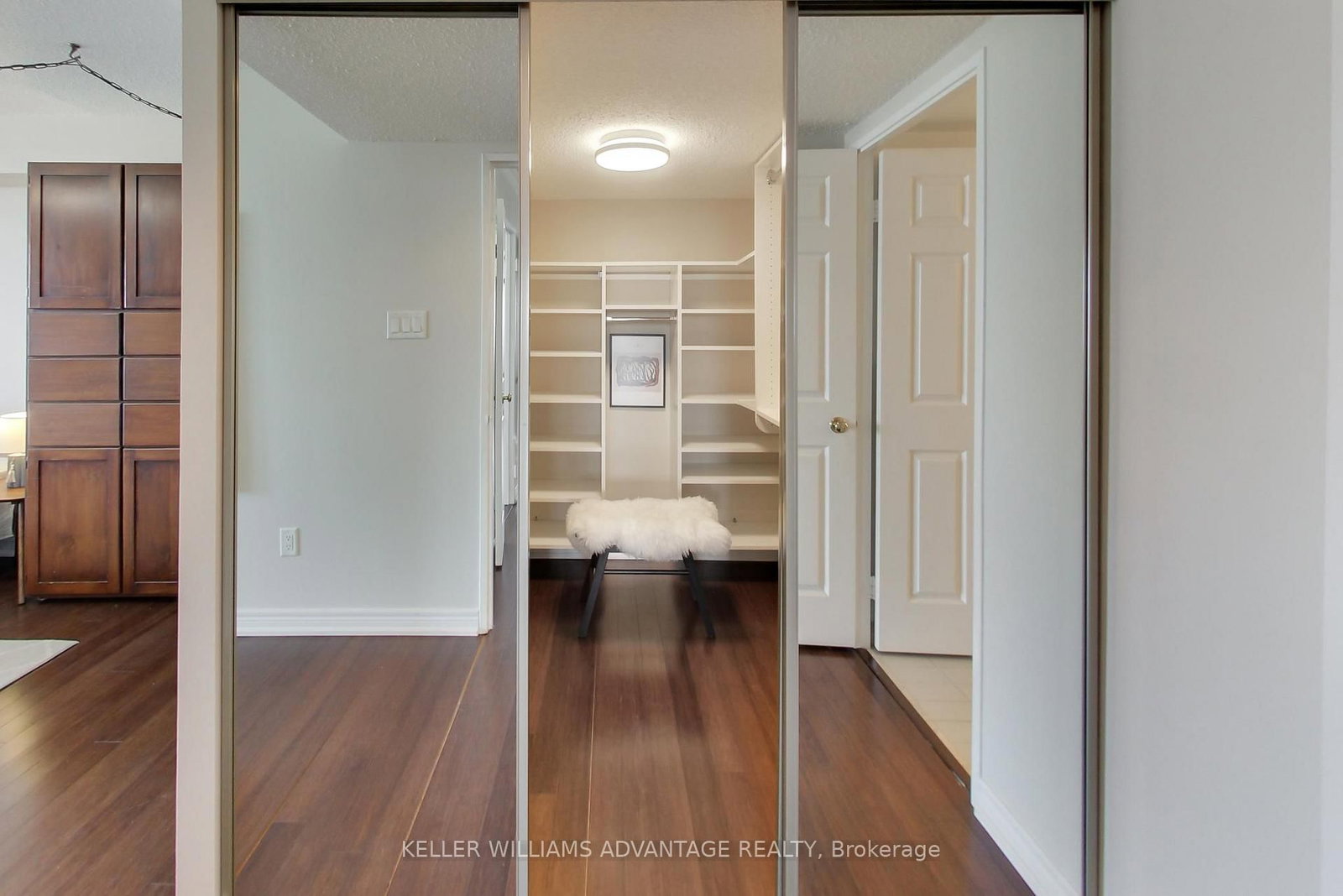 Photo 8 of Unit 825, 25 Austin Dr, Markham, Markville — HOMEH