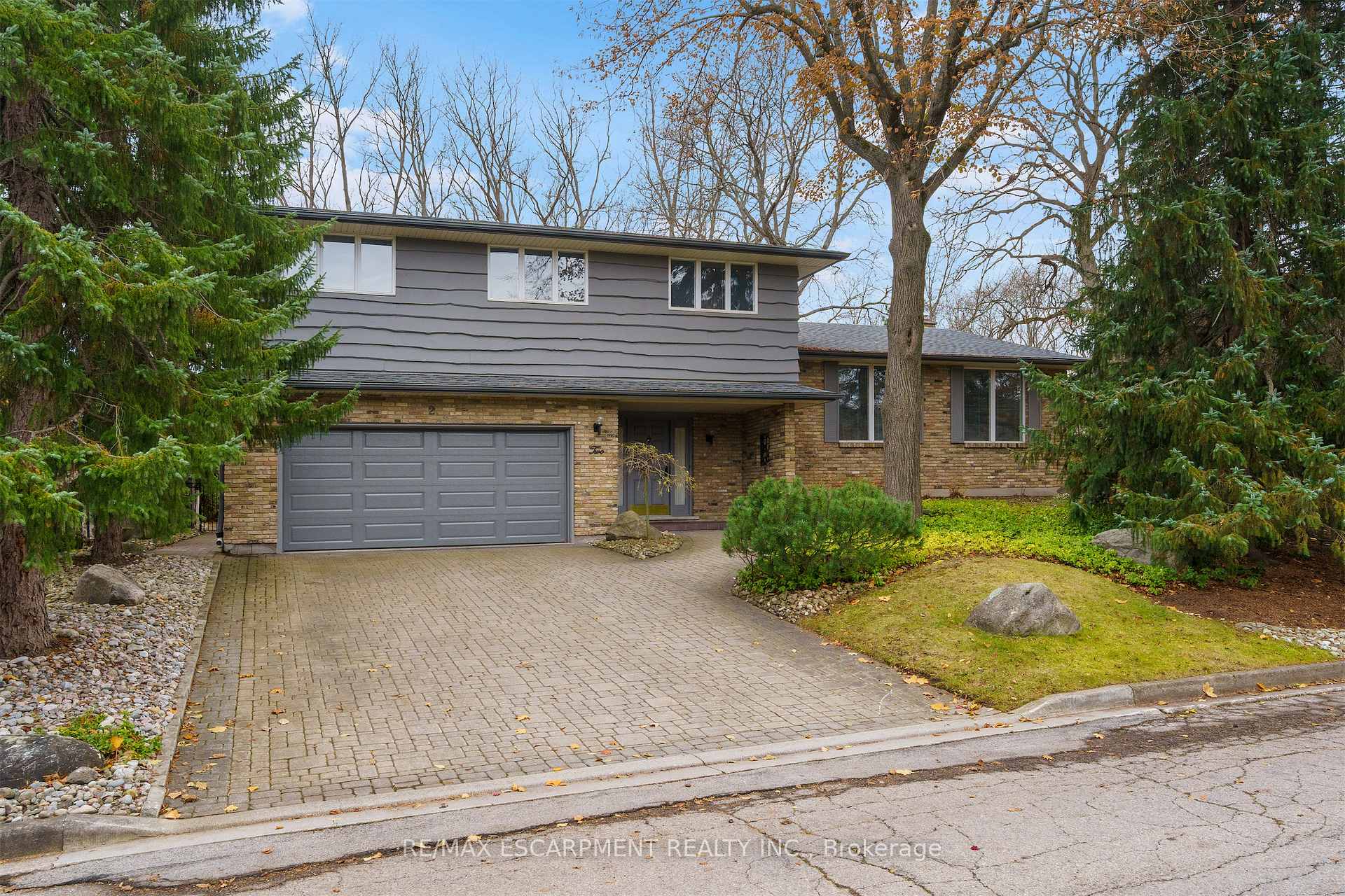 Photo 1 of 2 Walnut Grove, Hamilton, Dundas — HOMEH