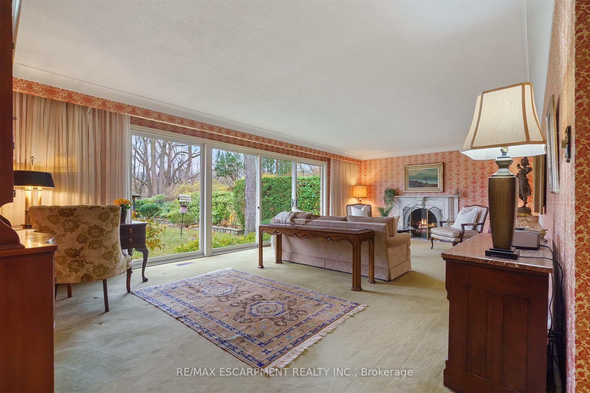 Photo 6 of 2 Walnut Grove, Hamilton, Dundas — HOMEH