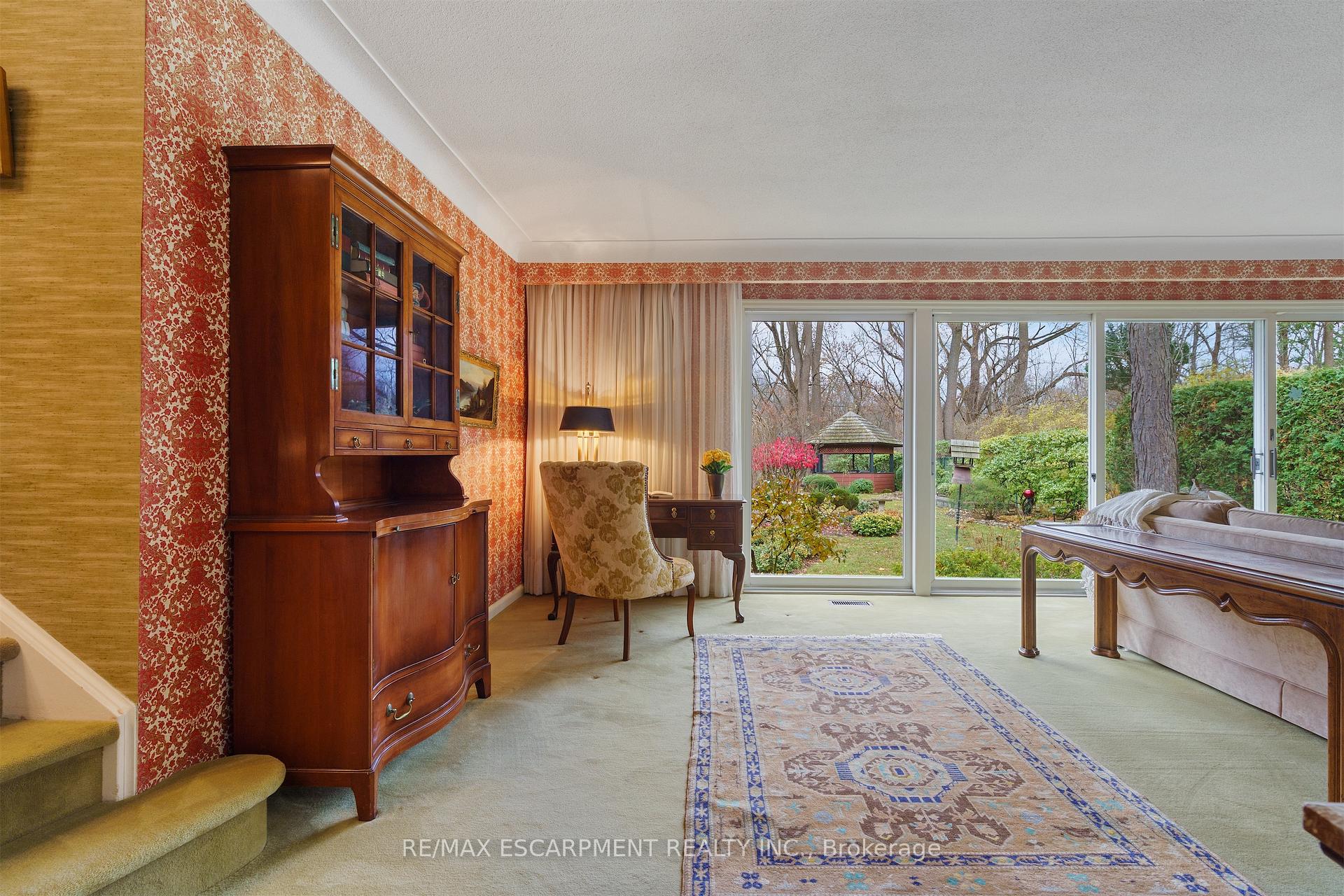 Photo 7 of 2 Walnut Grove, Hamilton, Dundas — HOMEH