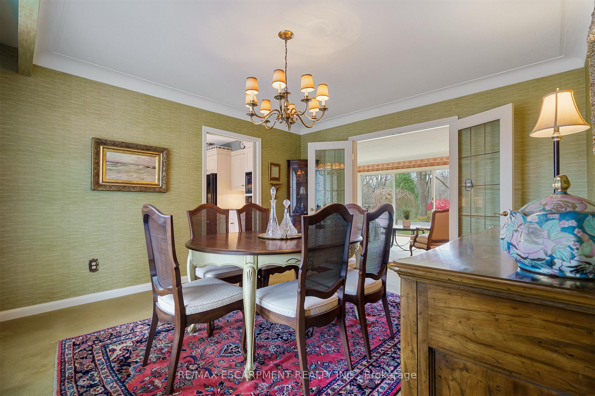 Photo 11 of 2 Walnut Grove, Hamilton, Dundas — HOMEH