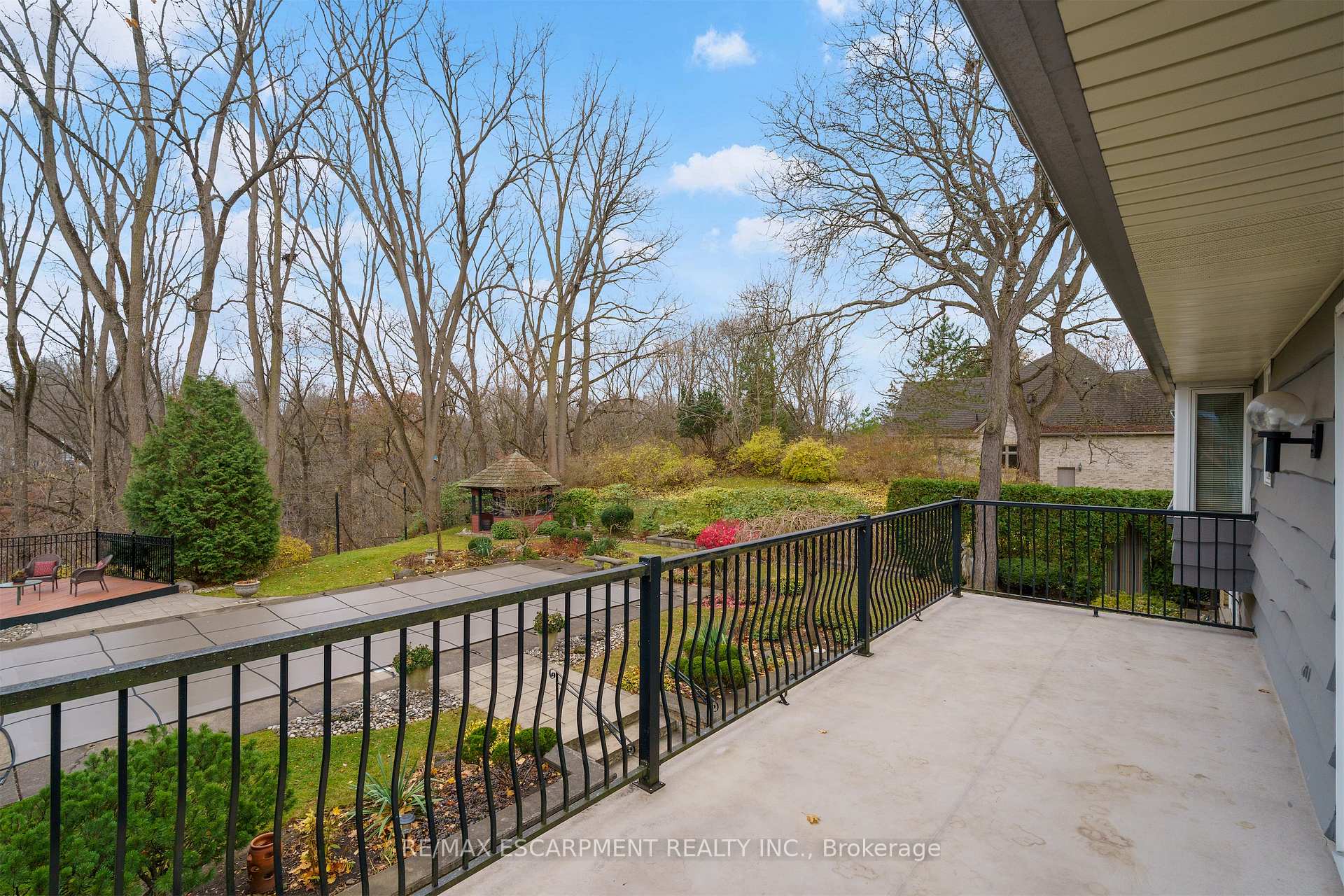 Photo 21 of 2 Walnut Grove, Hamilton, Dundas — HOMEH