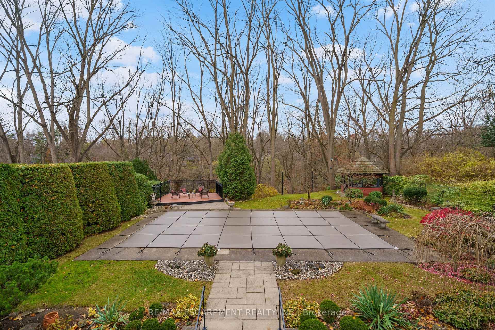 Photo 22 of 2 Walnut Grove, Hamilton, Dundas — HOMEH
