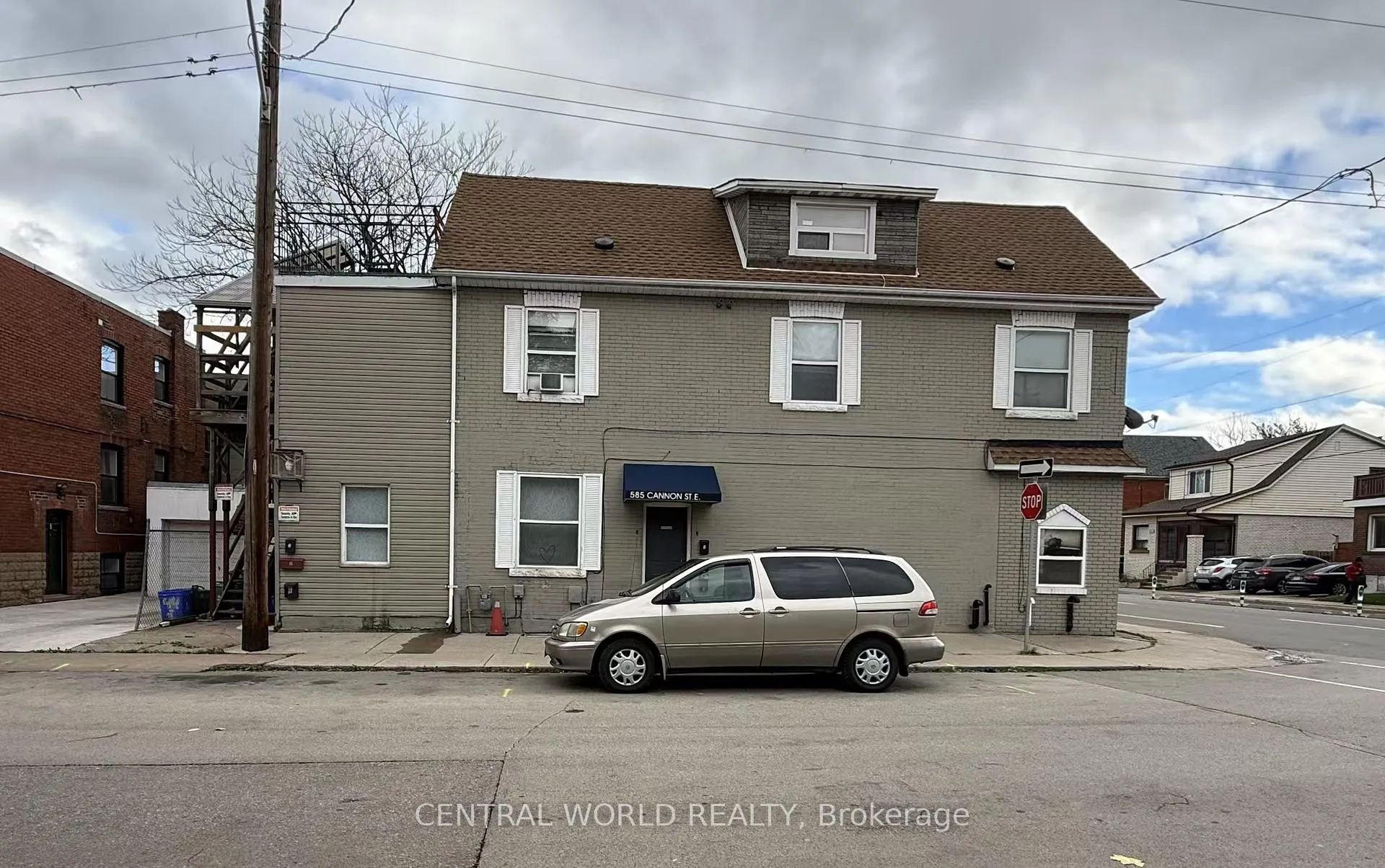 Photo 3 of 585 Cannon Street E, Hamilton, Gibson — HOMEH
