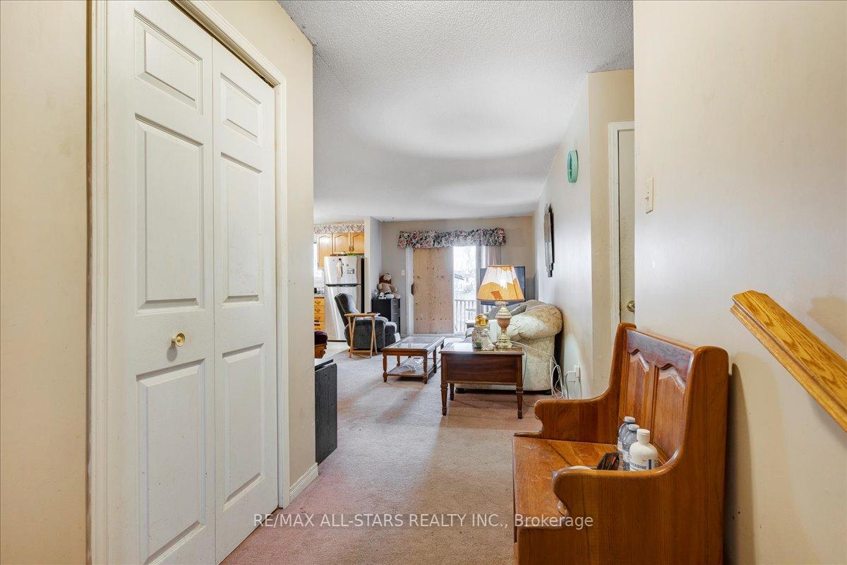 Photo 3 of 96 Riverglen Drive, Georgina, Keswick South — HOMEH