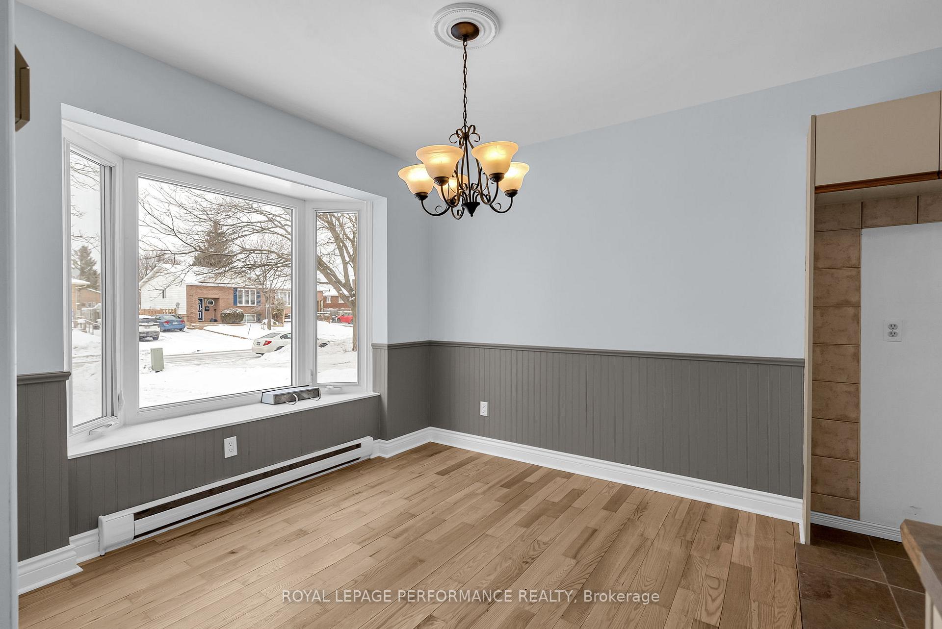 Photo 5 of 168 Ellen Avenue S, Cornwall — HOMEH