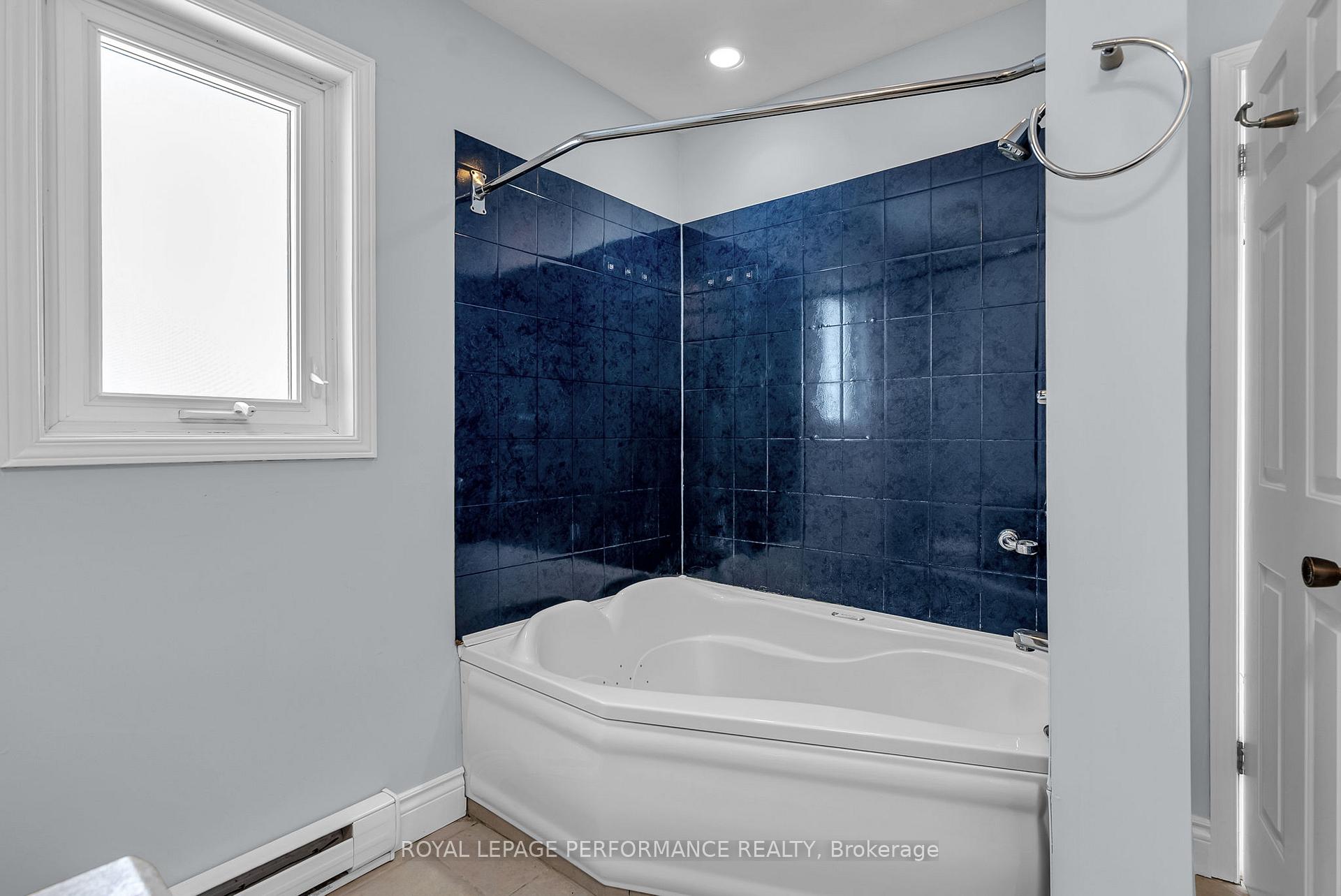Photo 18 of 168 Ellen Avenue S, Cornwall — HOMEH