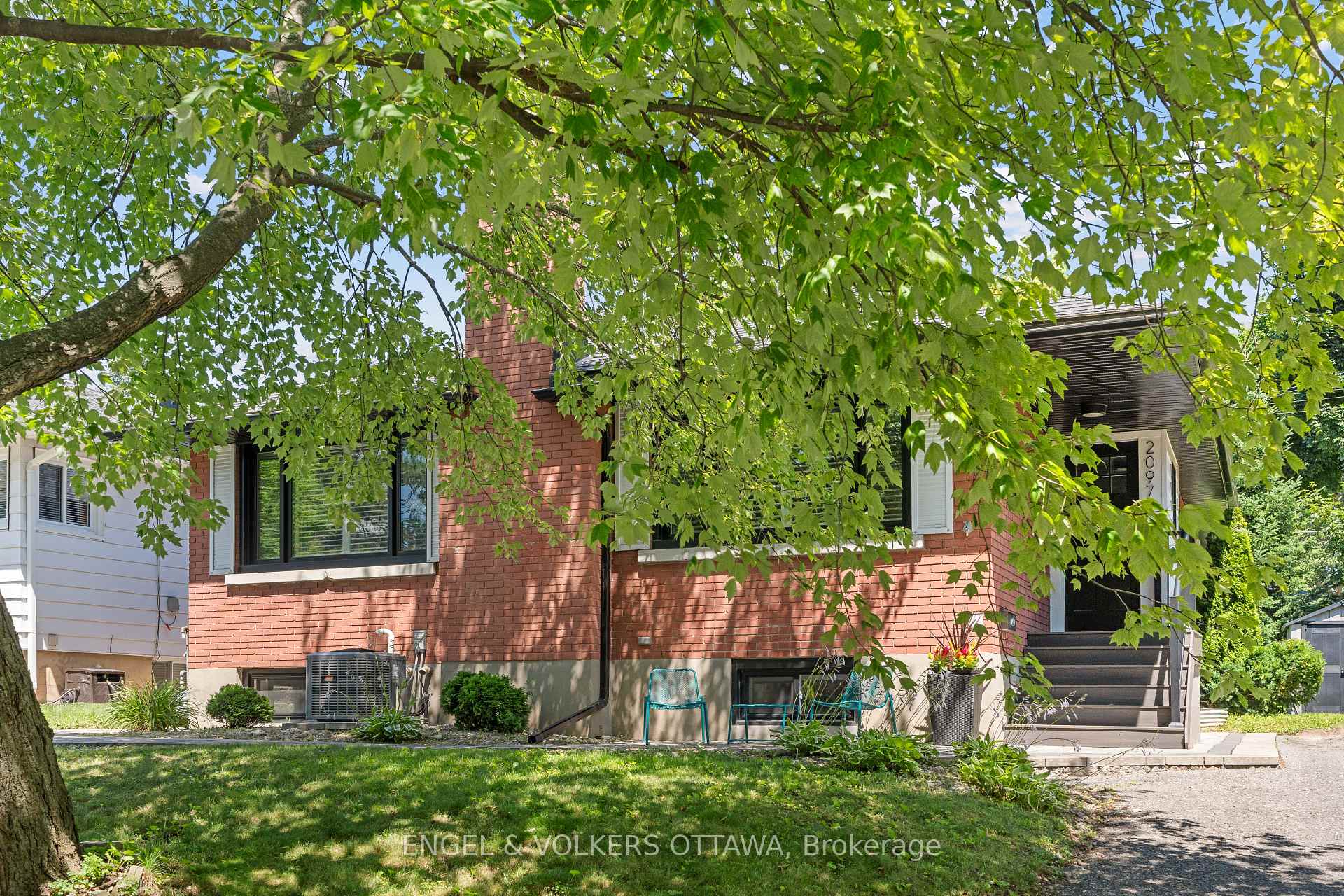 Photo 1 of 2097 Neepawa Avenue, Ottawa, Carlingwood — HOMEH