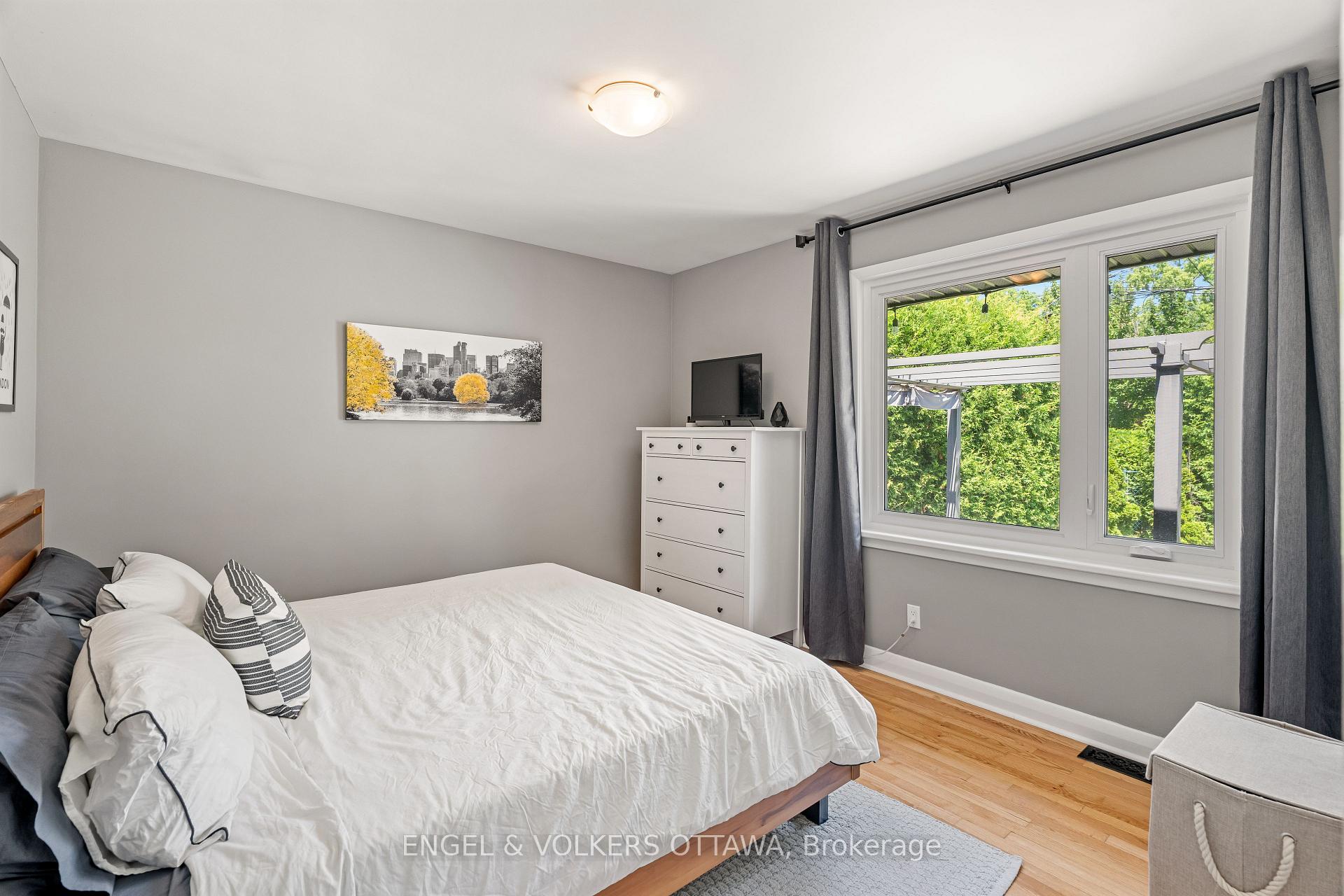 Photo 17 of 2097 Neepawa Avenue, Ottawa, Carlingwood — HOMEH