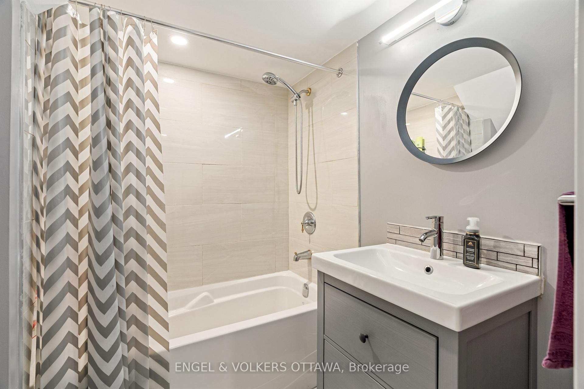 Photo 33 of 2097 Neepawa Avenue, Ottawa, Carlingwood — HOMEH