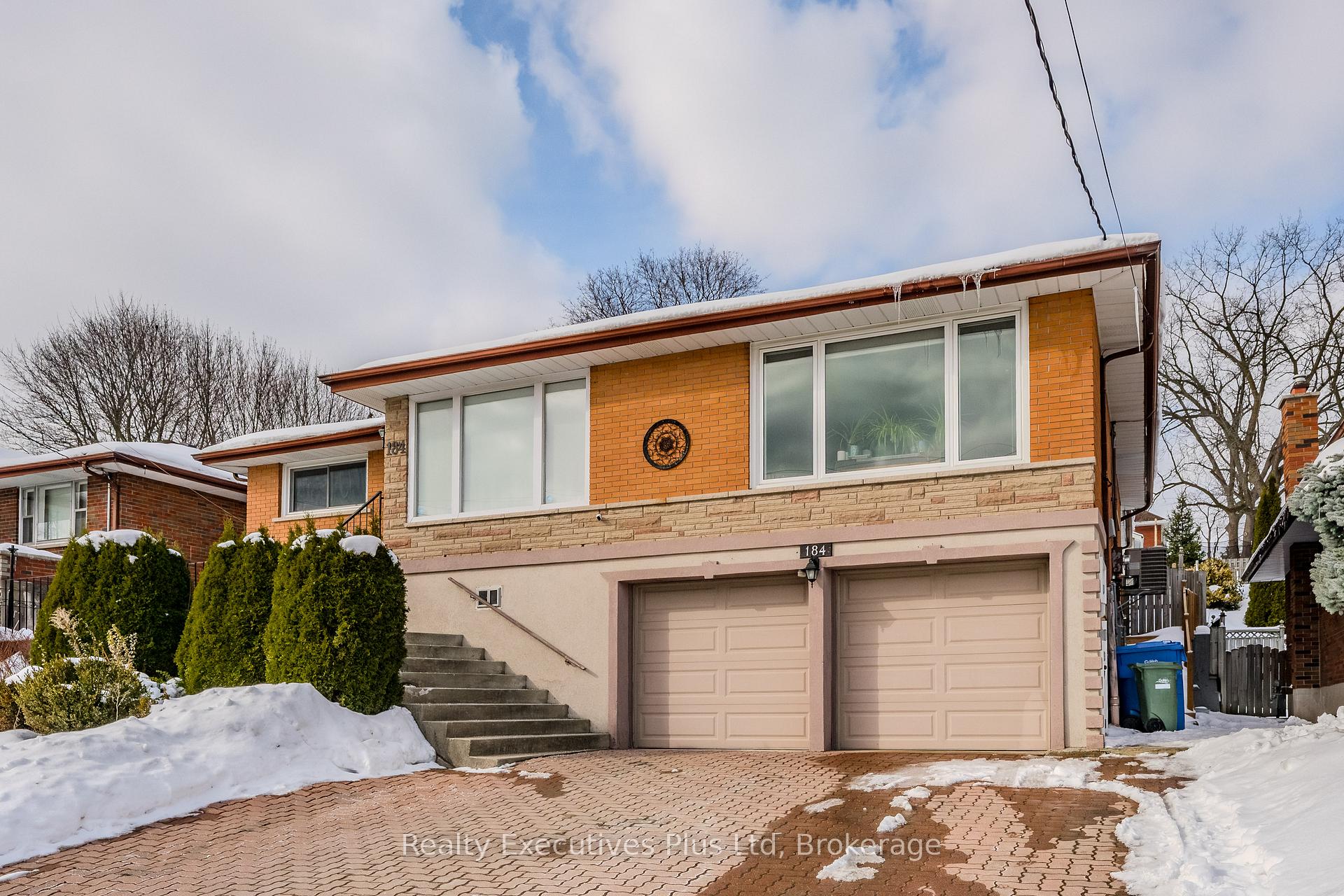 Photo 3 of 184 Grove Street, Guelph, St. George's — HOMEH