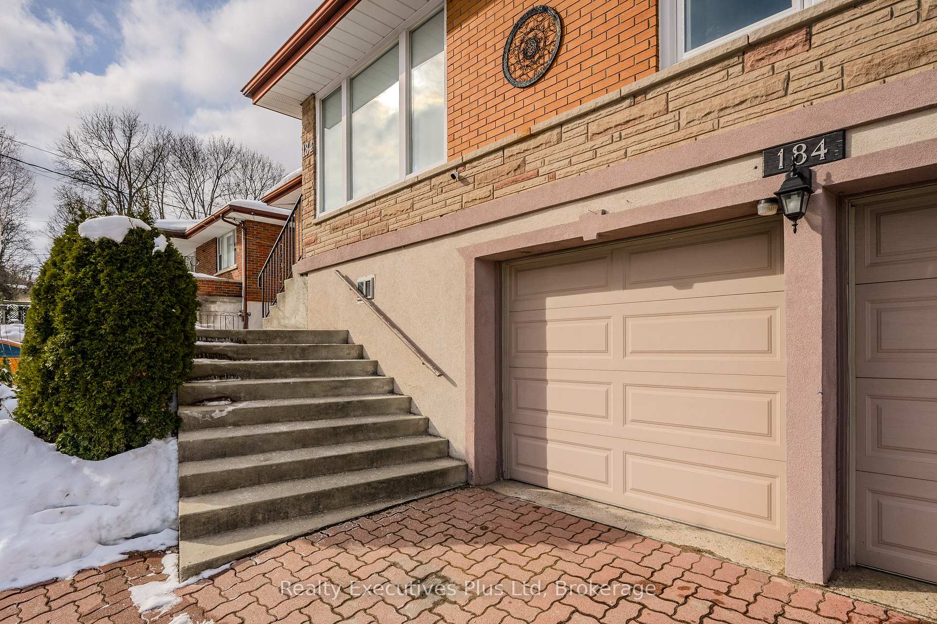 Photo 4 of 184 Grove Street, Guelph, St. George's — HOMEH