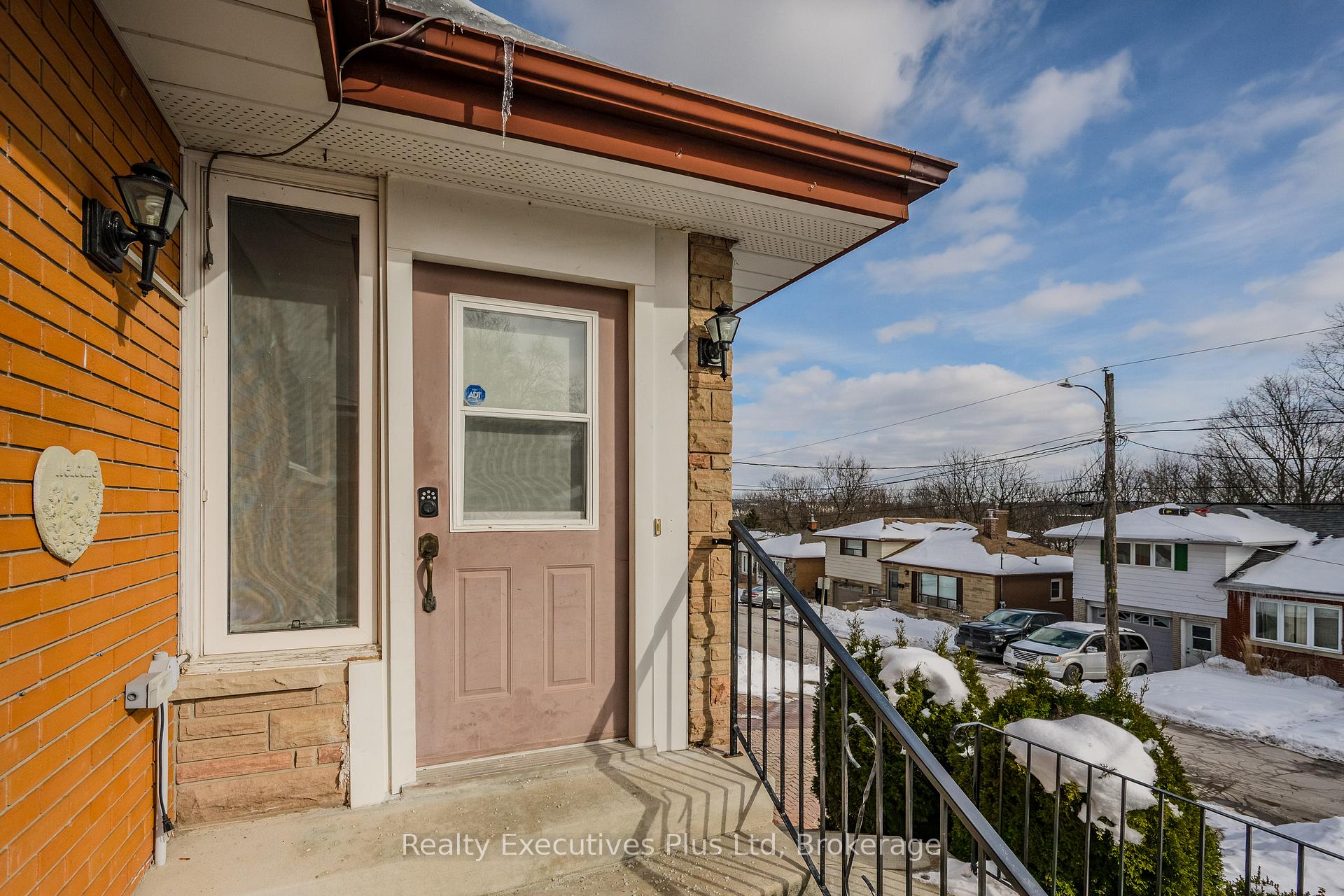 Photo 6 of 184 Grove Street, Guelph, St. George's — HOMEH