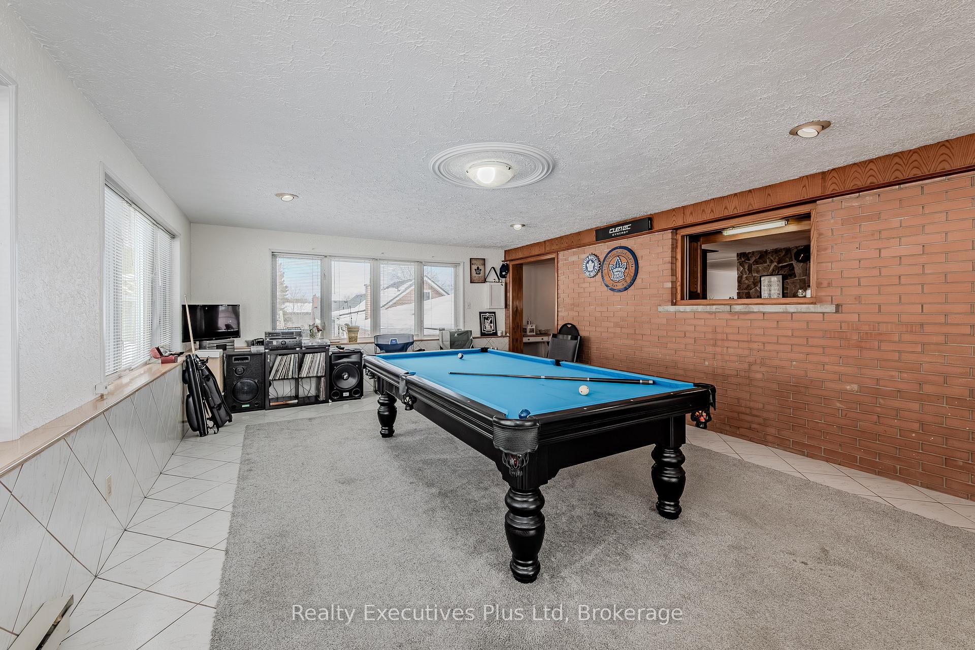 Photo 22 of 184 Grove Street, Guelph, St. George's — HOMEH