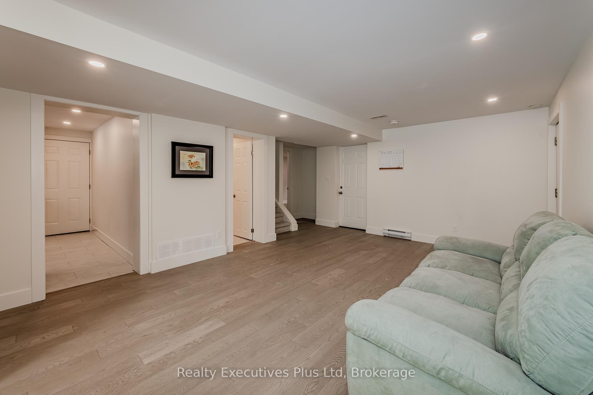 Photo 33 of 184 Grove Street, Guelph, St. George's — HOMEH
