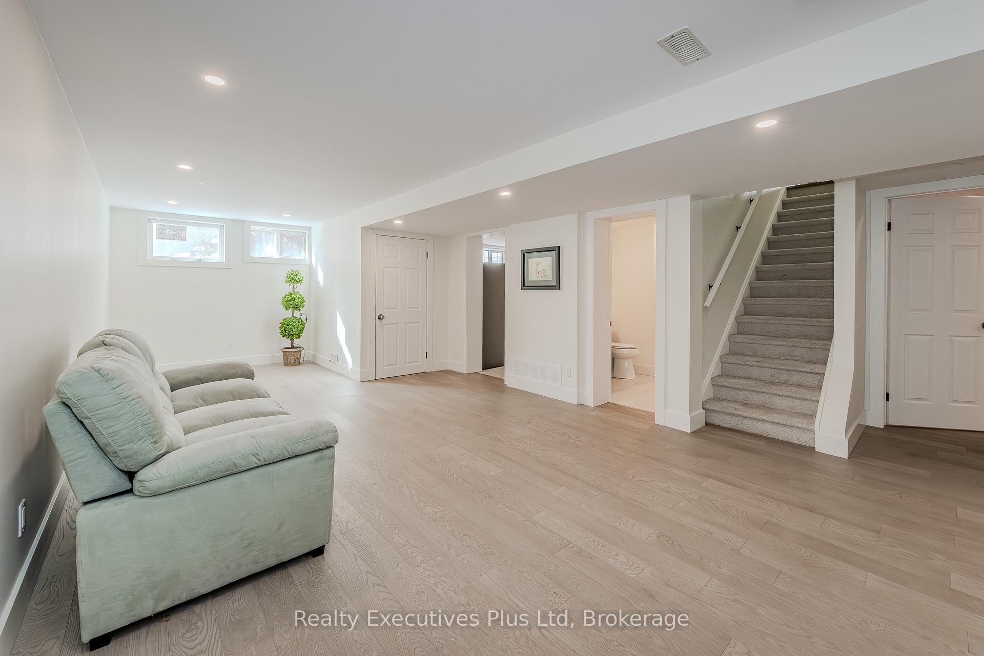 Photo 34 of 184 Grove Street, Guelph, St. George's — HOMEH