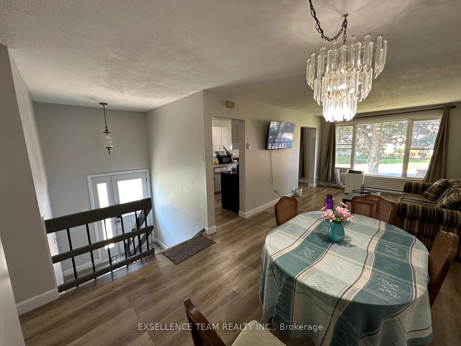 Photo 2 of 704 Montcalm Court, Cornwall — HOMEH