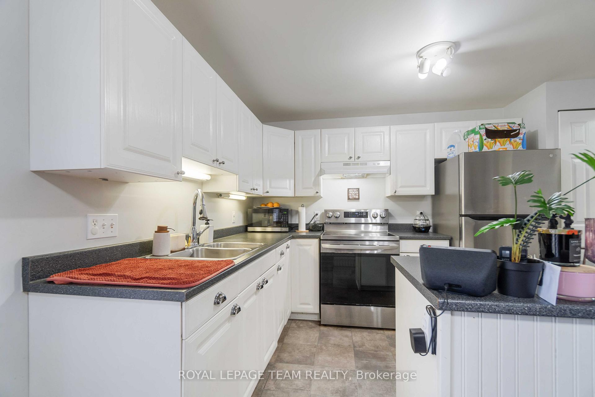 Photo 2 of 2238 Pitt Street, Cornwall — HOMEH