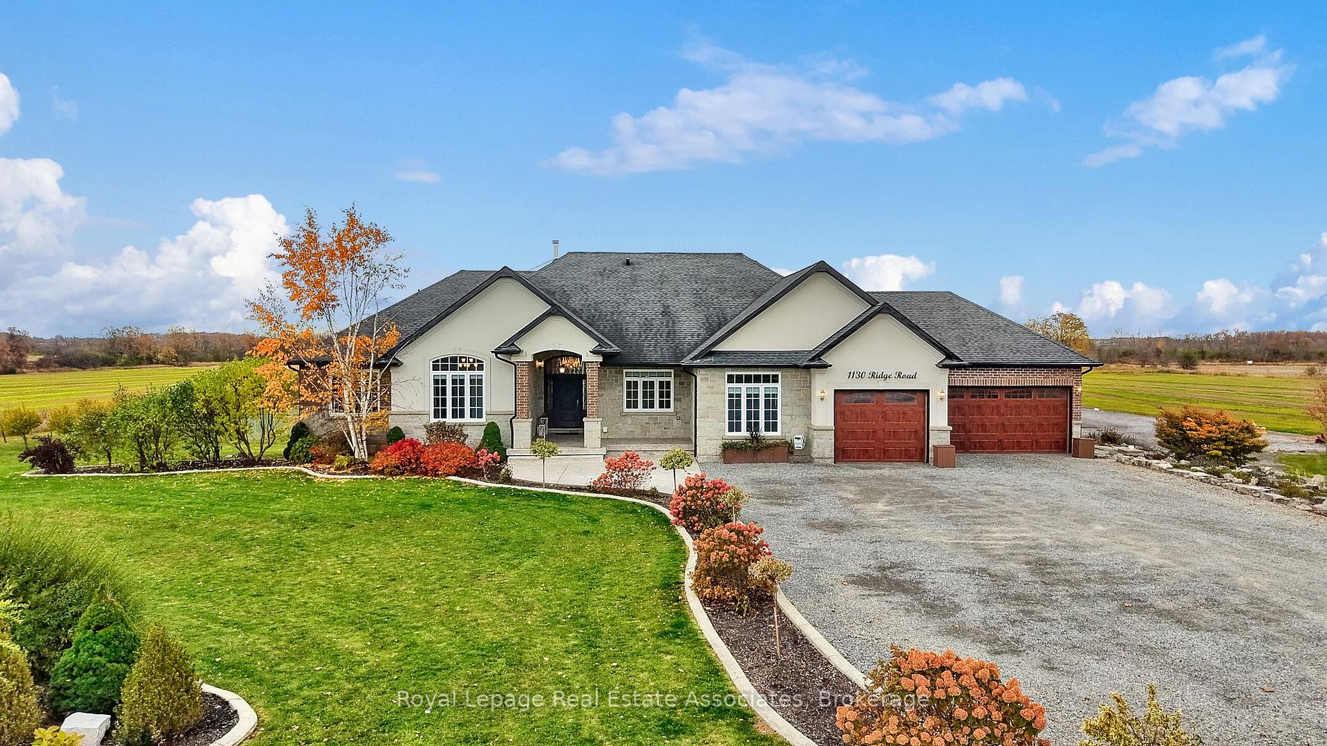 Photo 3 of 1130 Ridge Road, Hamilton, Rural Stoney Creek — HOMEH