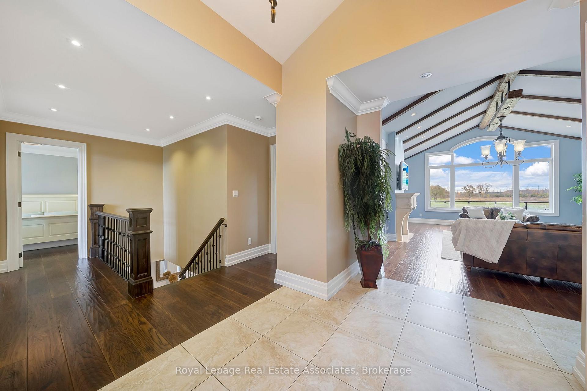 Photo 5 of 1130 Ridge Road, Hamilton, Rural Stoney Creek — HOMEH
