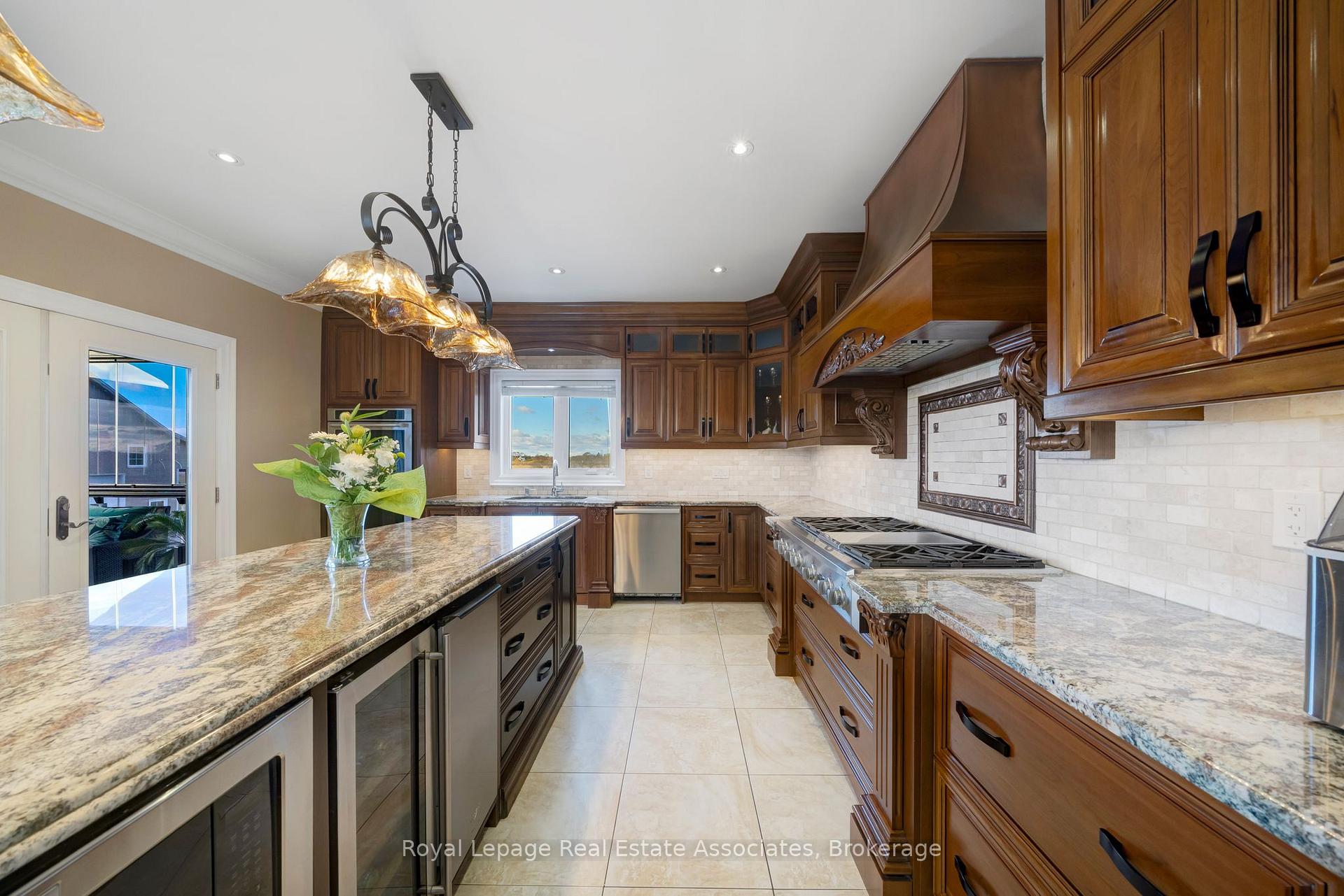 Photo 13 of 1130 Ridge Road, Hamilton, Rural Stoney Creek — HOMEH