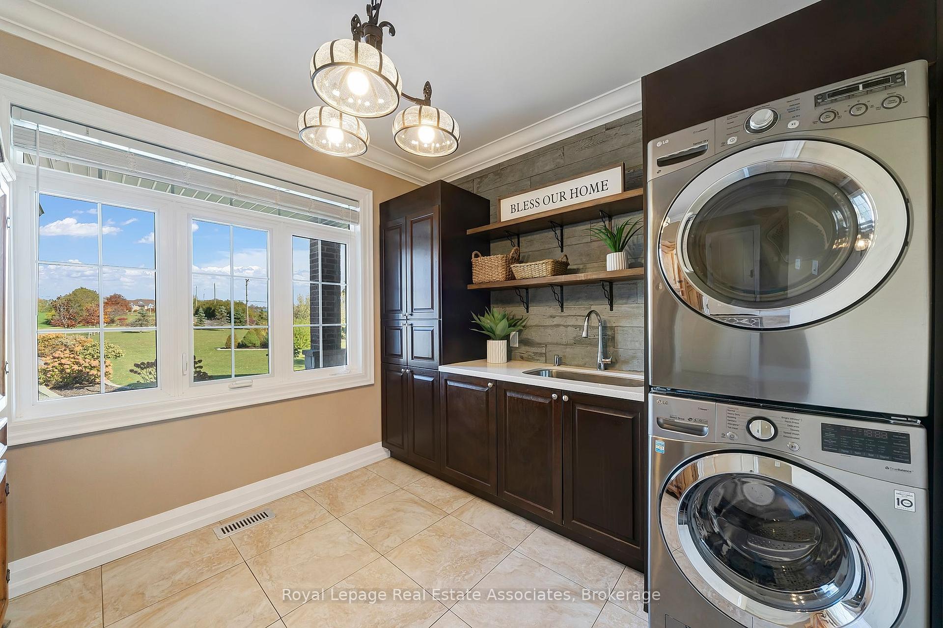 Photo 21 of 1130 Ridge Road, Hamilton, Rural Stoney Creek — HOMEH